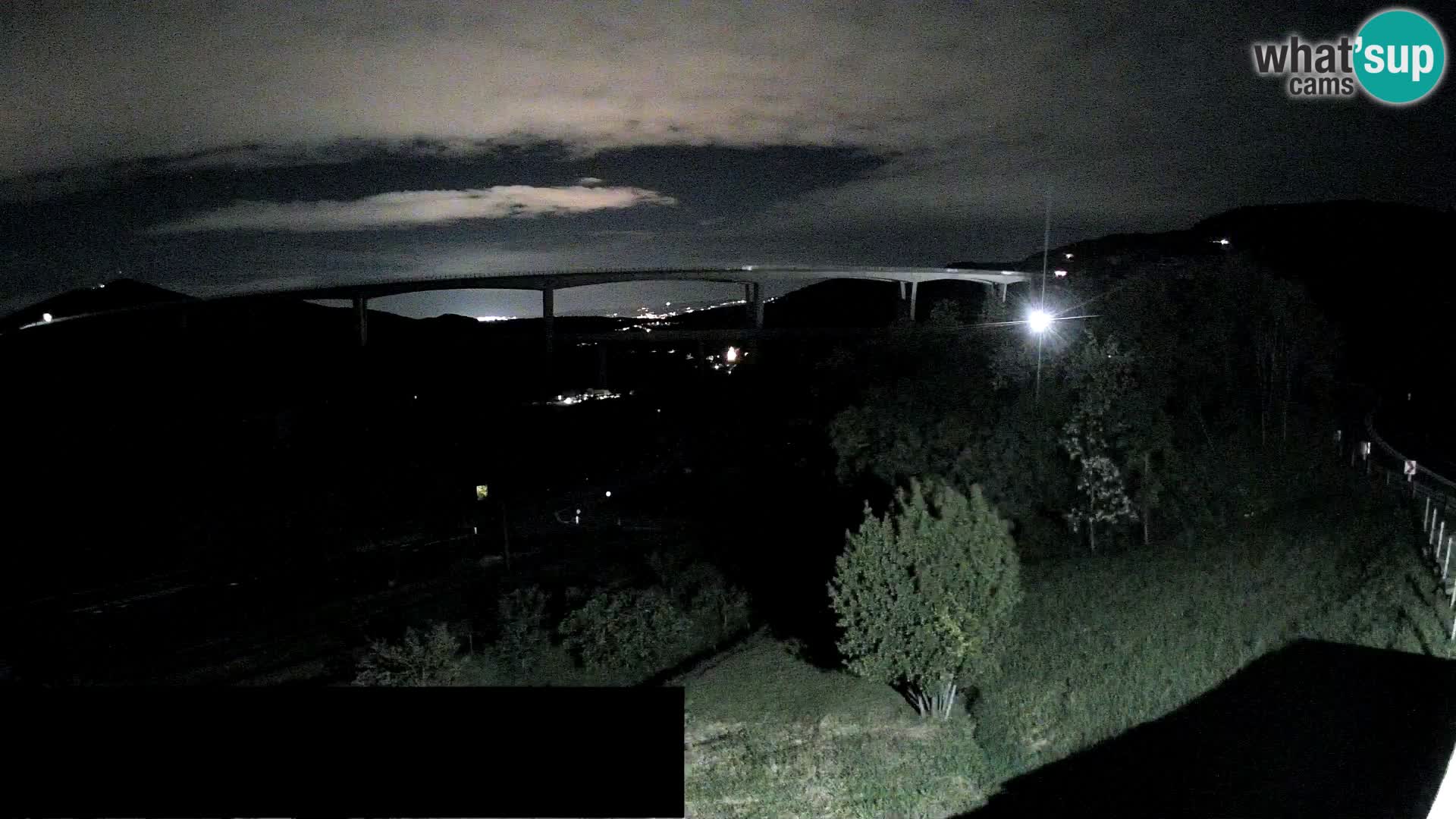 Live cam Črni Kal Viaduc – Viki Burger