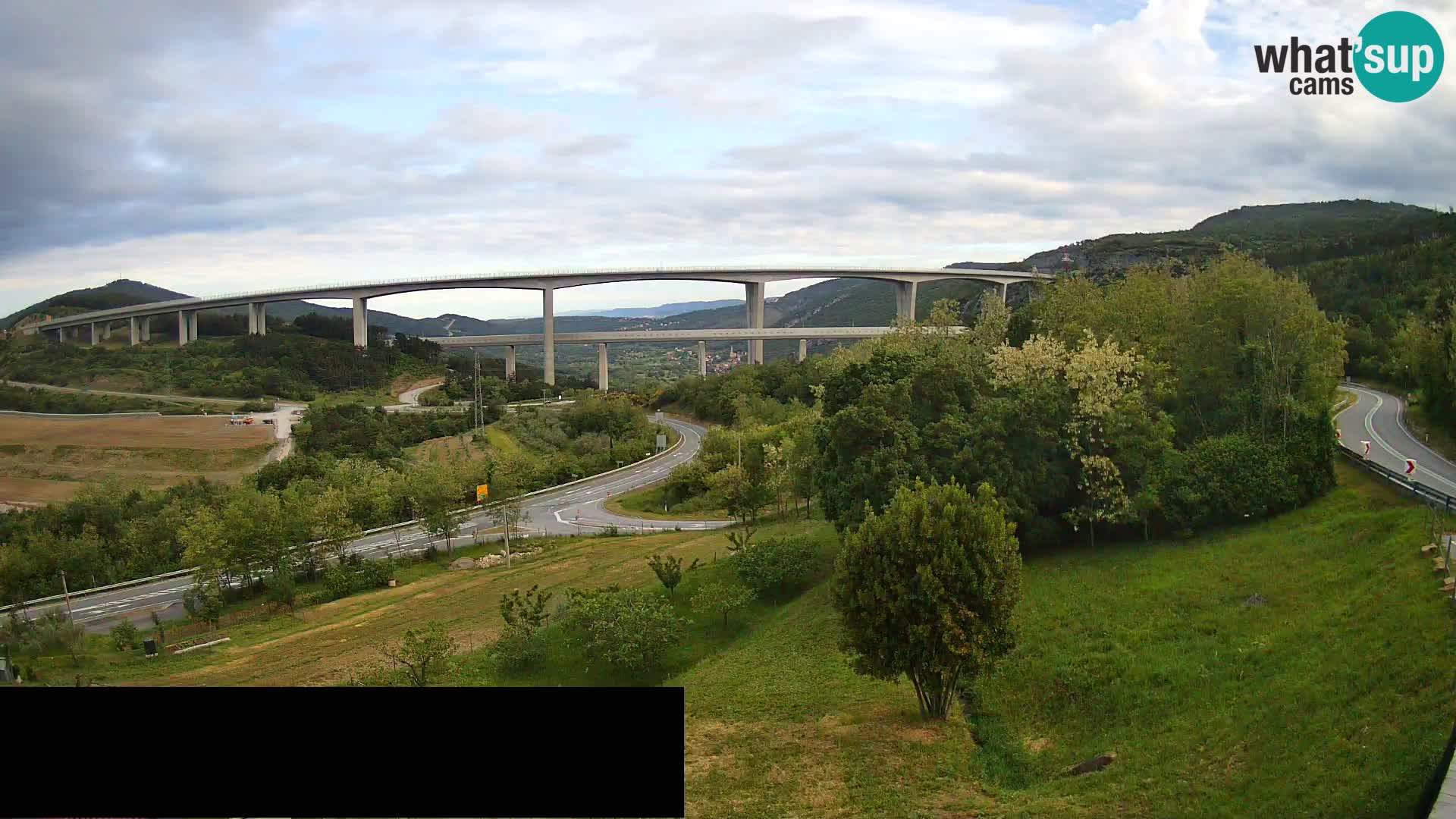 Kamera v živo Črni Kal Viadukt – pogled z Viki Burgerja