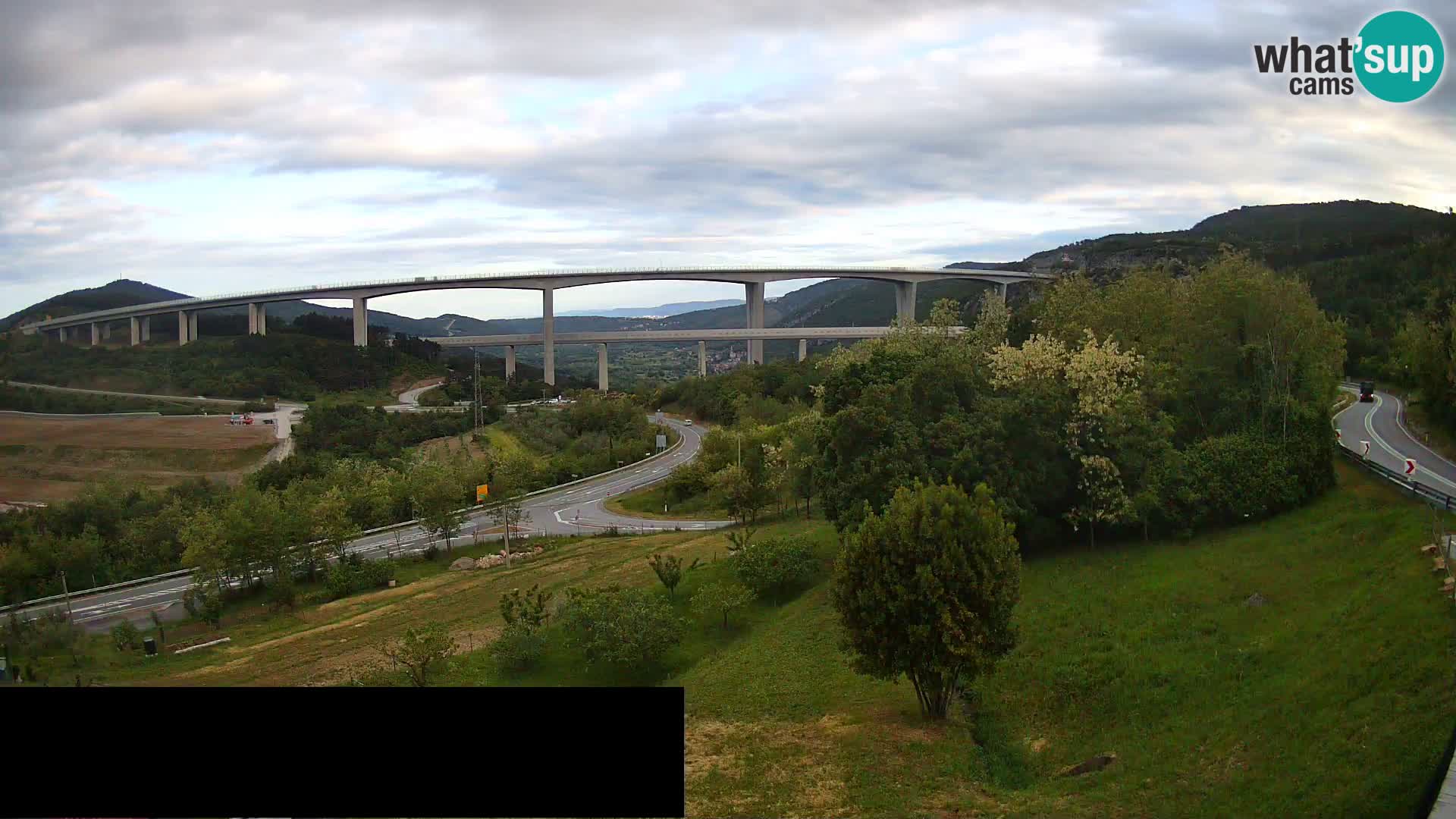 Webcam Črni Kal Viaduct – view from Viki Burger