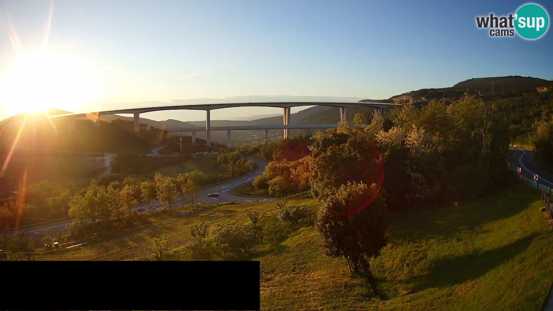 Kamera v živo Črni Kal Viadukt – pogled z Viki Burgerja