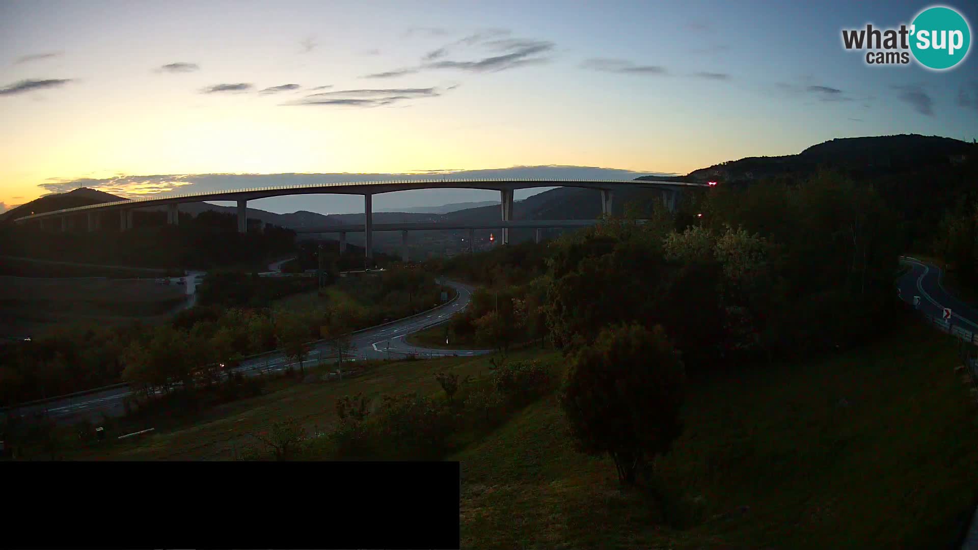 Webcam Črni Kal Viaduct – view from Viki Burger