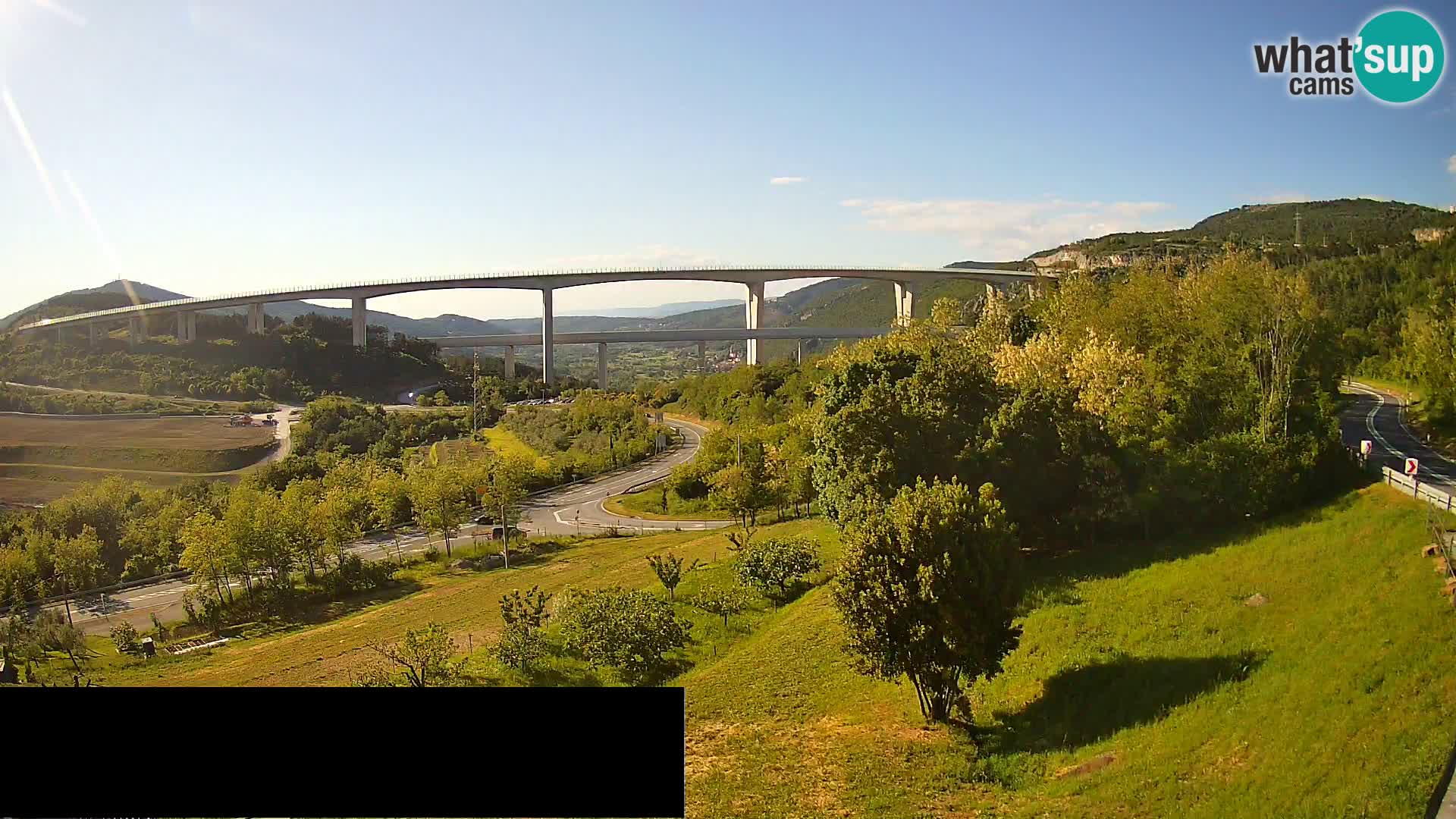 Kamera v živo Črni Kal Viadukt – pogled z Viki Burgerja