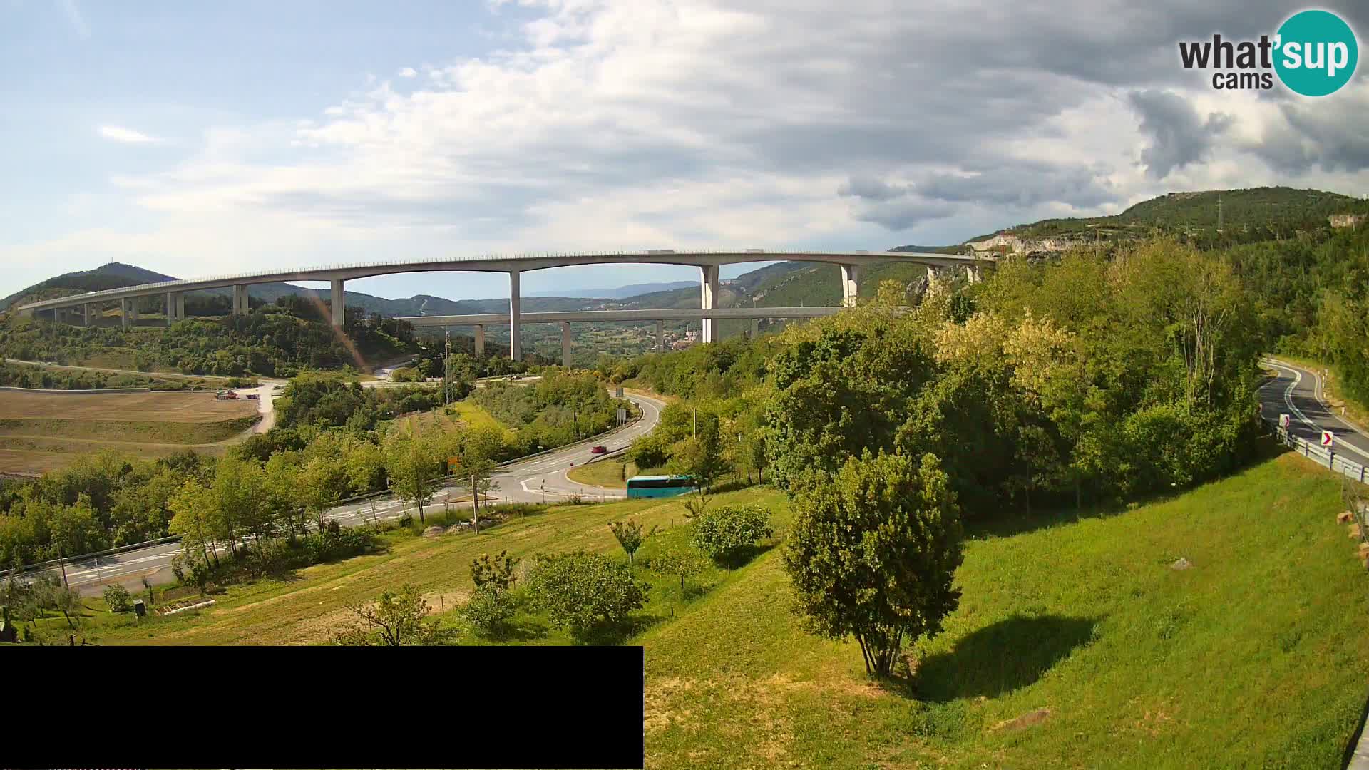 Kamera v živo Črni Kal Viadukt – pogled z Viki Burgerja