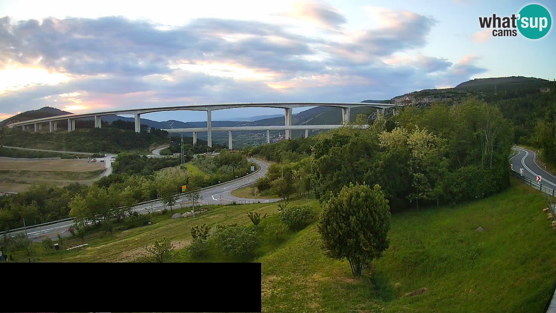 Live cam Črni Kal Viaduc – Viki Burger