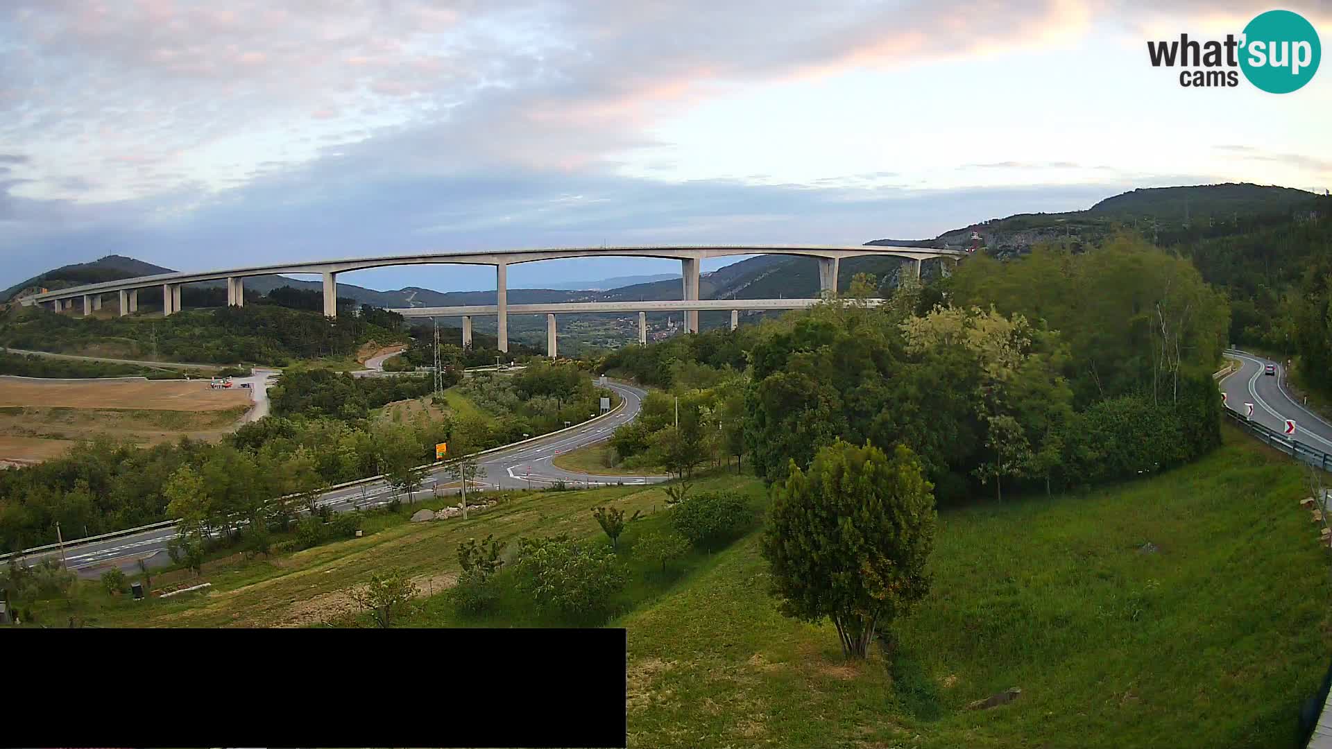 Webcam Črni Kal Viaduct – view from Viki Burger