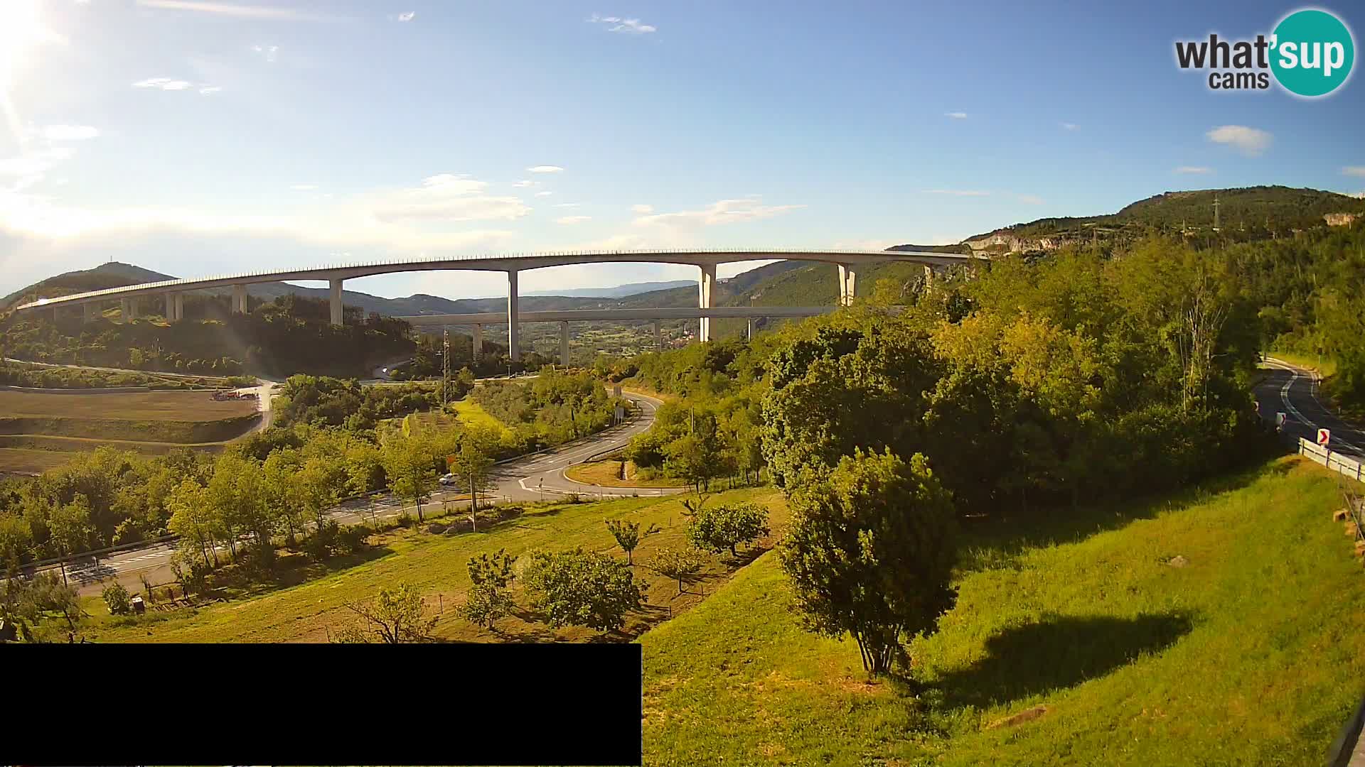 Kamera v živo Črni Kal Viadukt – pogled z Viki Burgerja