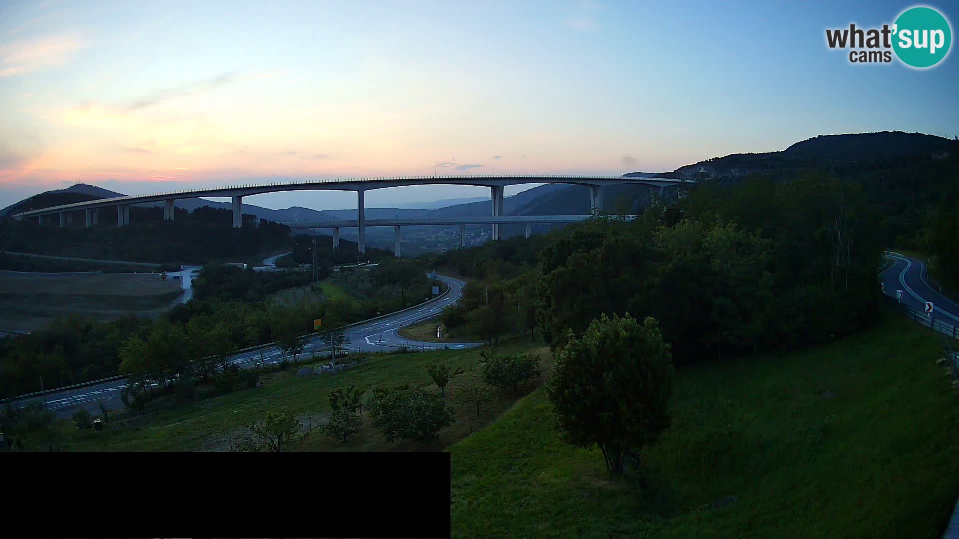 Camera en vivo Črni Kal Viaducto – Viki Burger