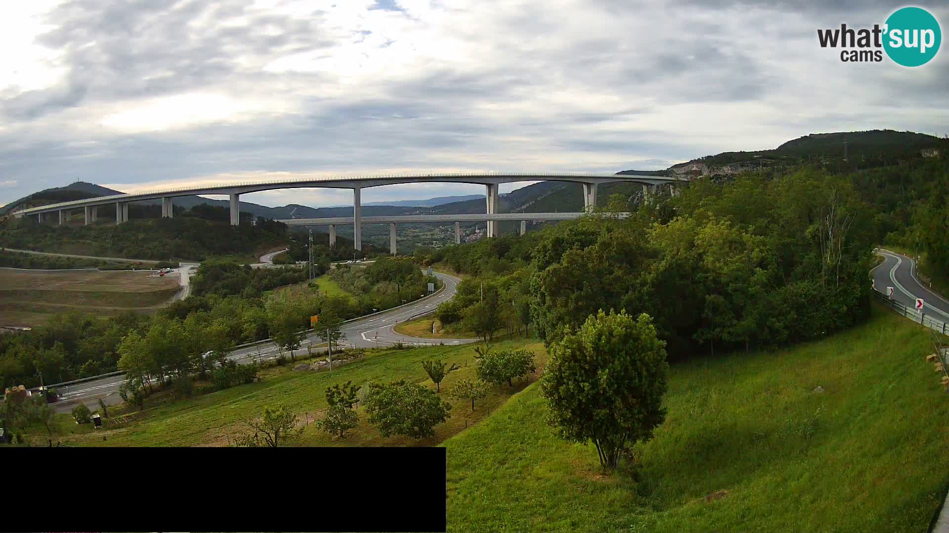 Kamera v živo Črni Kal Viadukt – pogled z Viki Burgerja