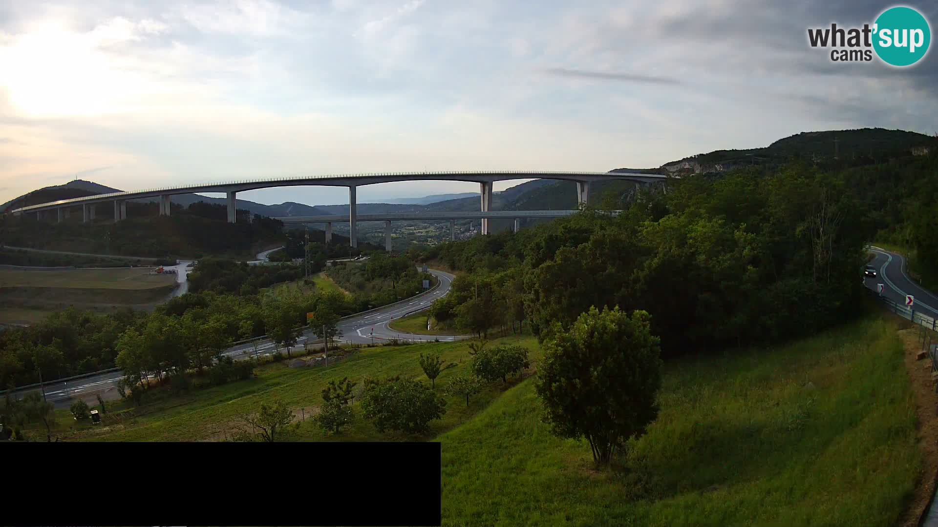 Kamera v živo Črni Kal Viadukt – pogled z Viki Burgerja