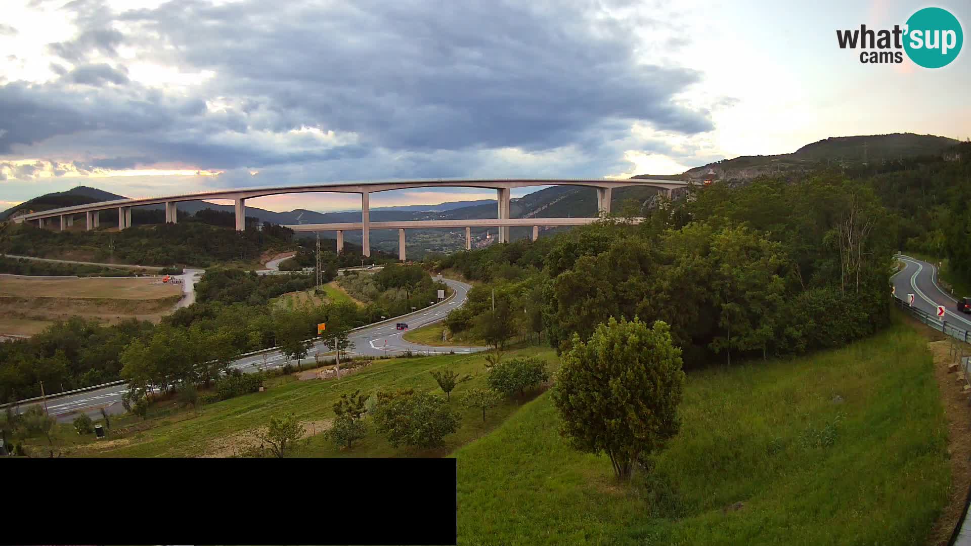 Camera en vivo Črni Kal Viaducto – Viki Burger
