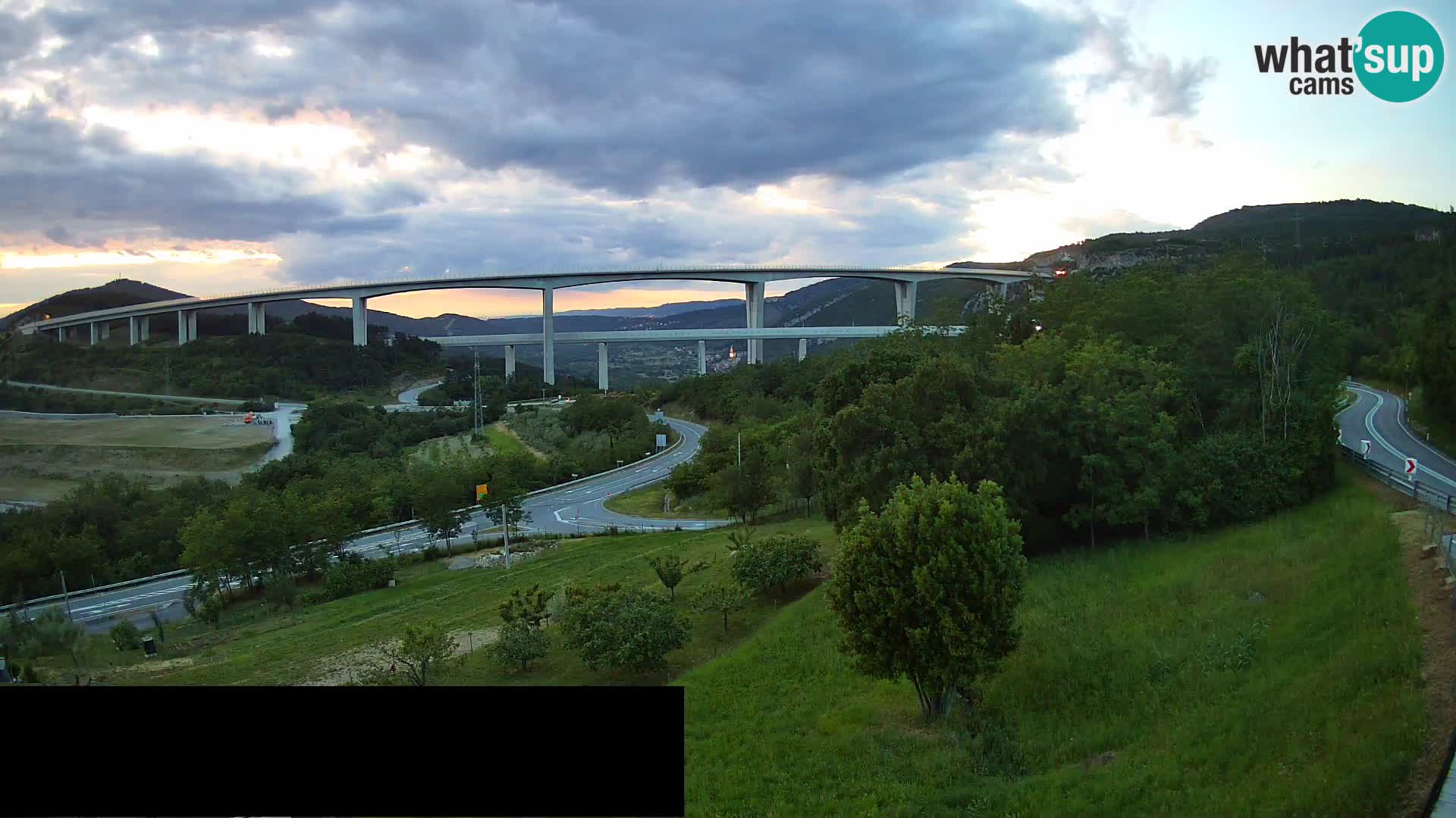 Camera en vivo Črni Kal Viaducto – Viki Burger