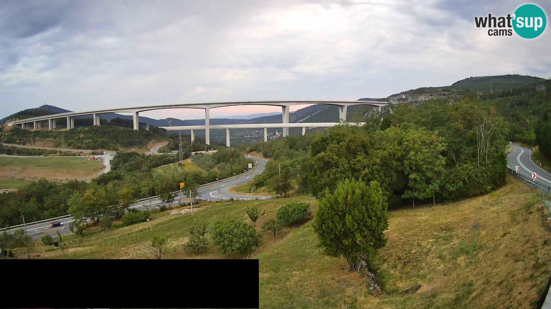 Webcam Črni Kal Viaduct – view from Viki Burger