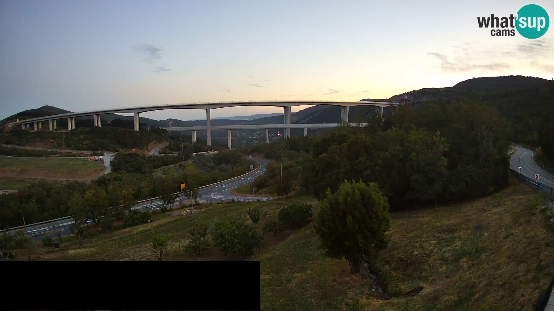 Webcam Črni Kal Viadukt – Viki Burger