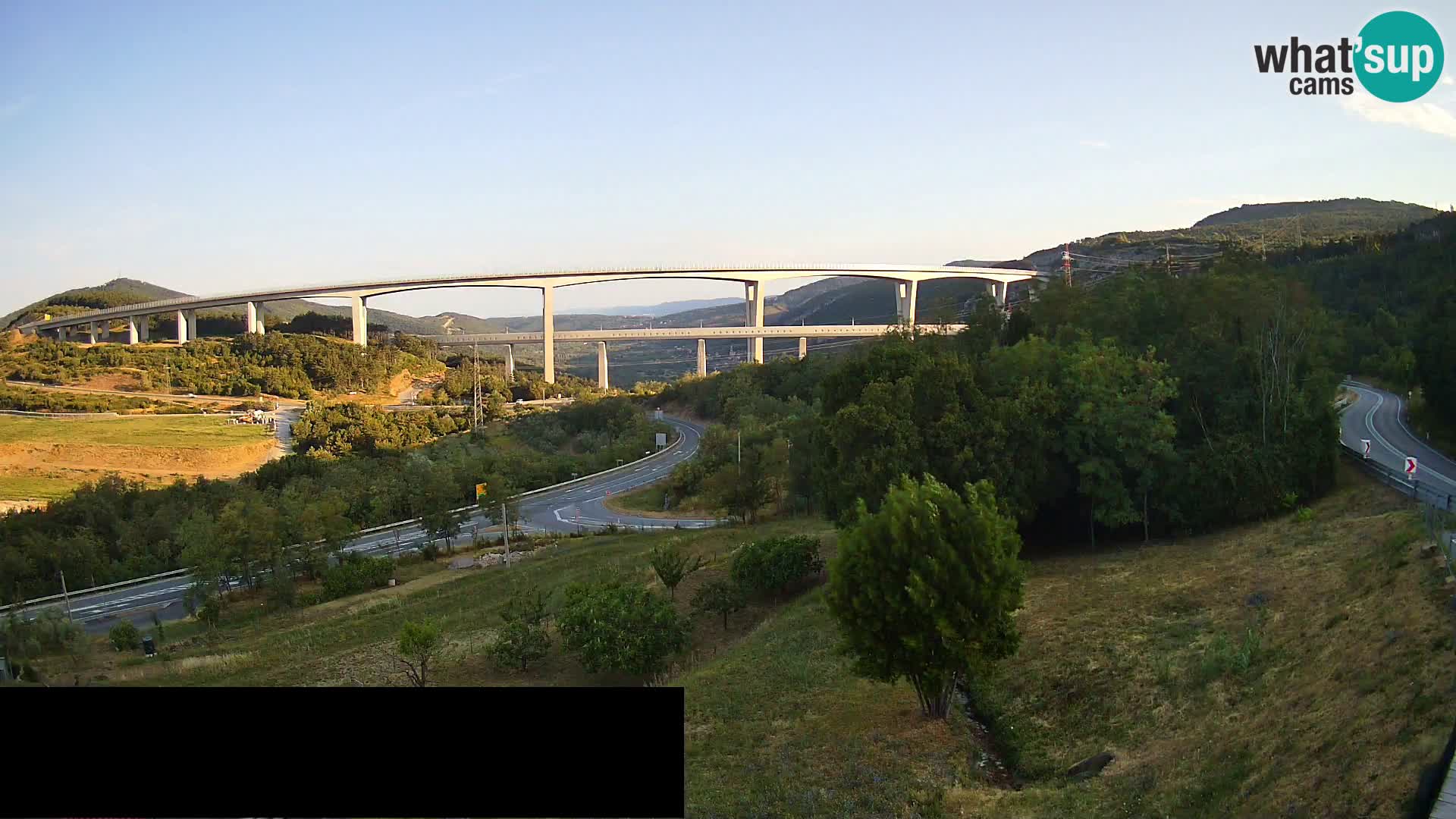 Live cam Črni Kal Viaduc – Viki Burger