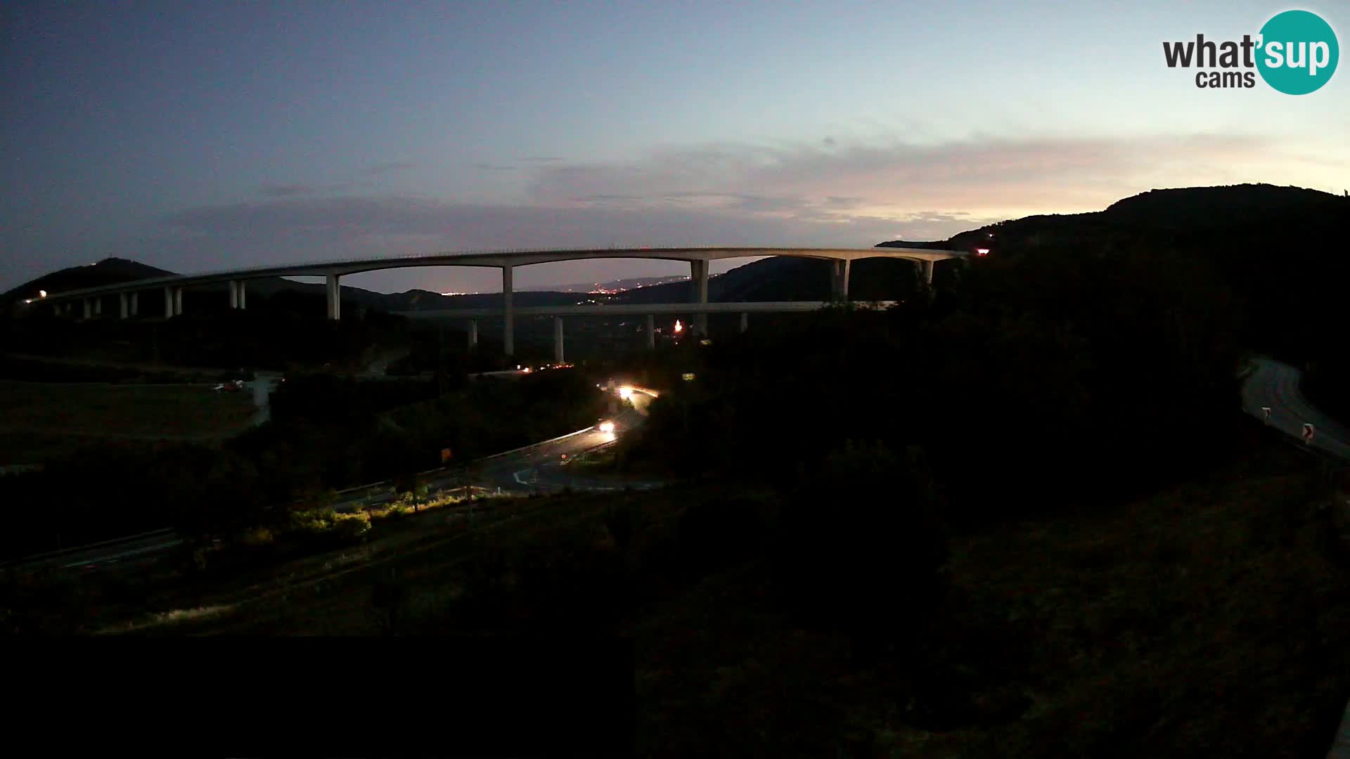 Webcam Črni Kal Viaduct – view from Viki Burger