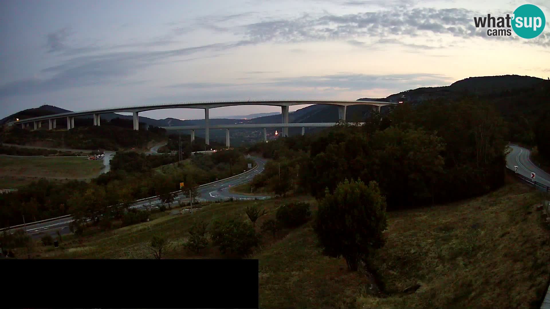 Camera en vivo Črni Kal Viaducto – Viki Burger