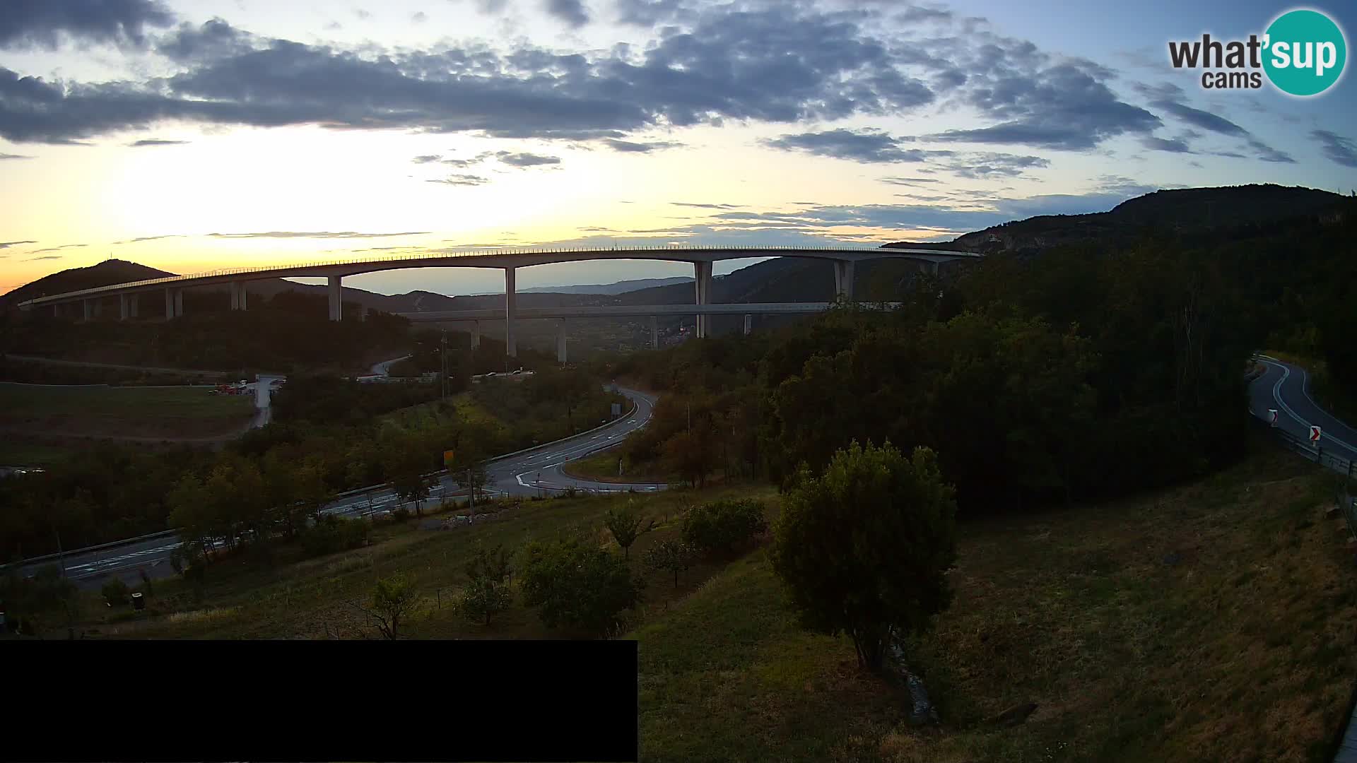 Webcam Črni Kal Viaduct – view from Viki Burger