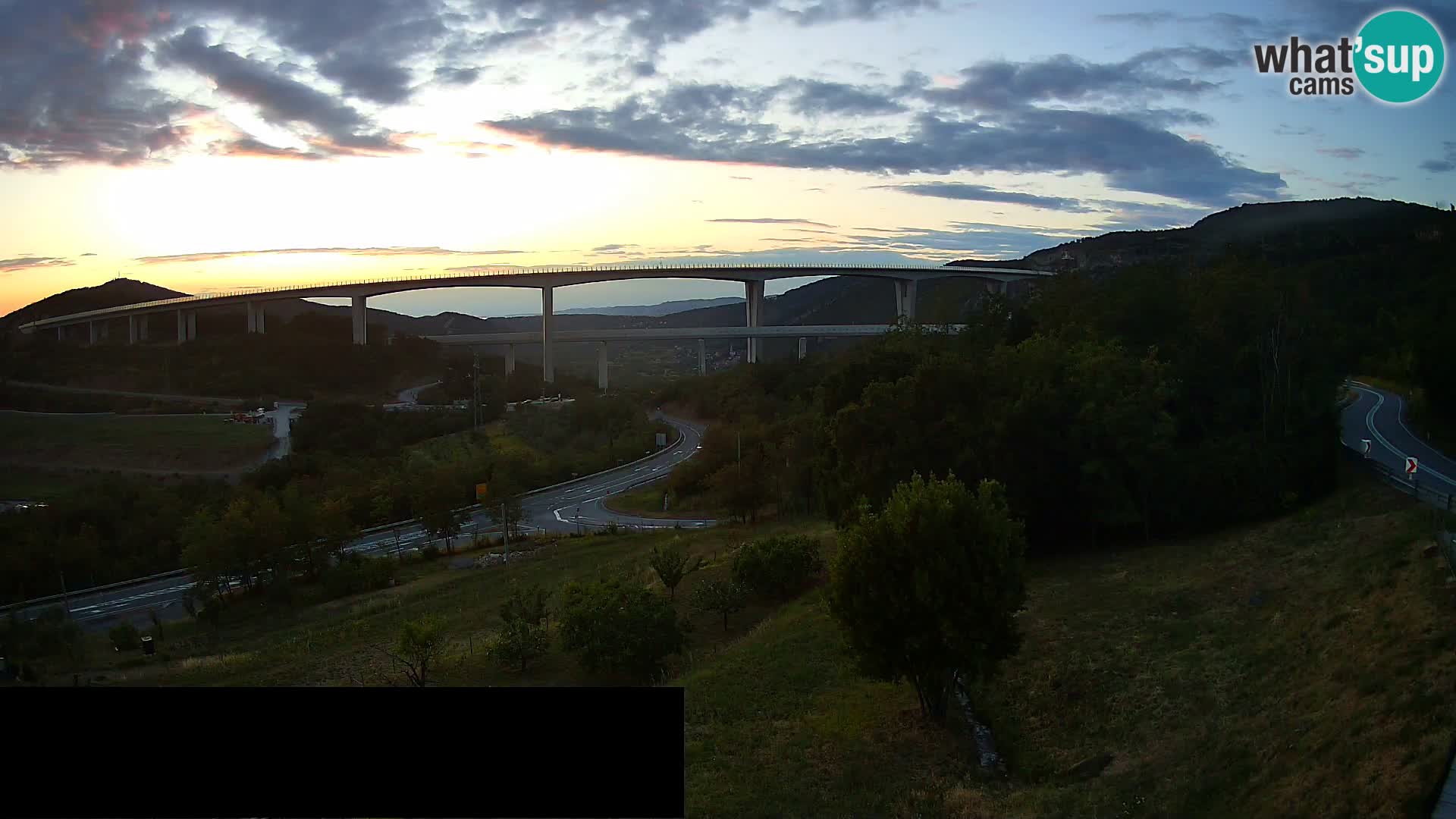 Webcam Črni Kal Viaduct – view from Viki Burger