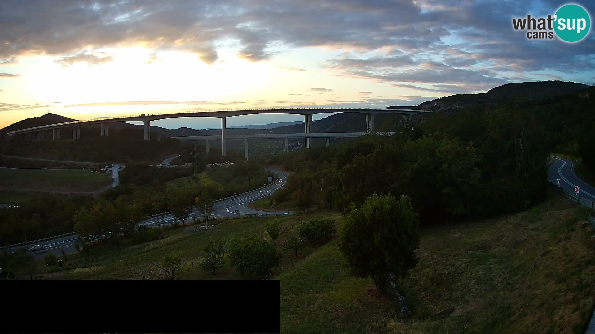Webcam Črni Kal Viaduct – view from Viki Burger