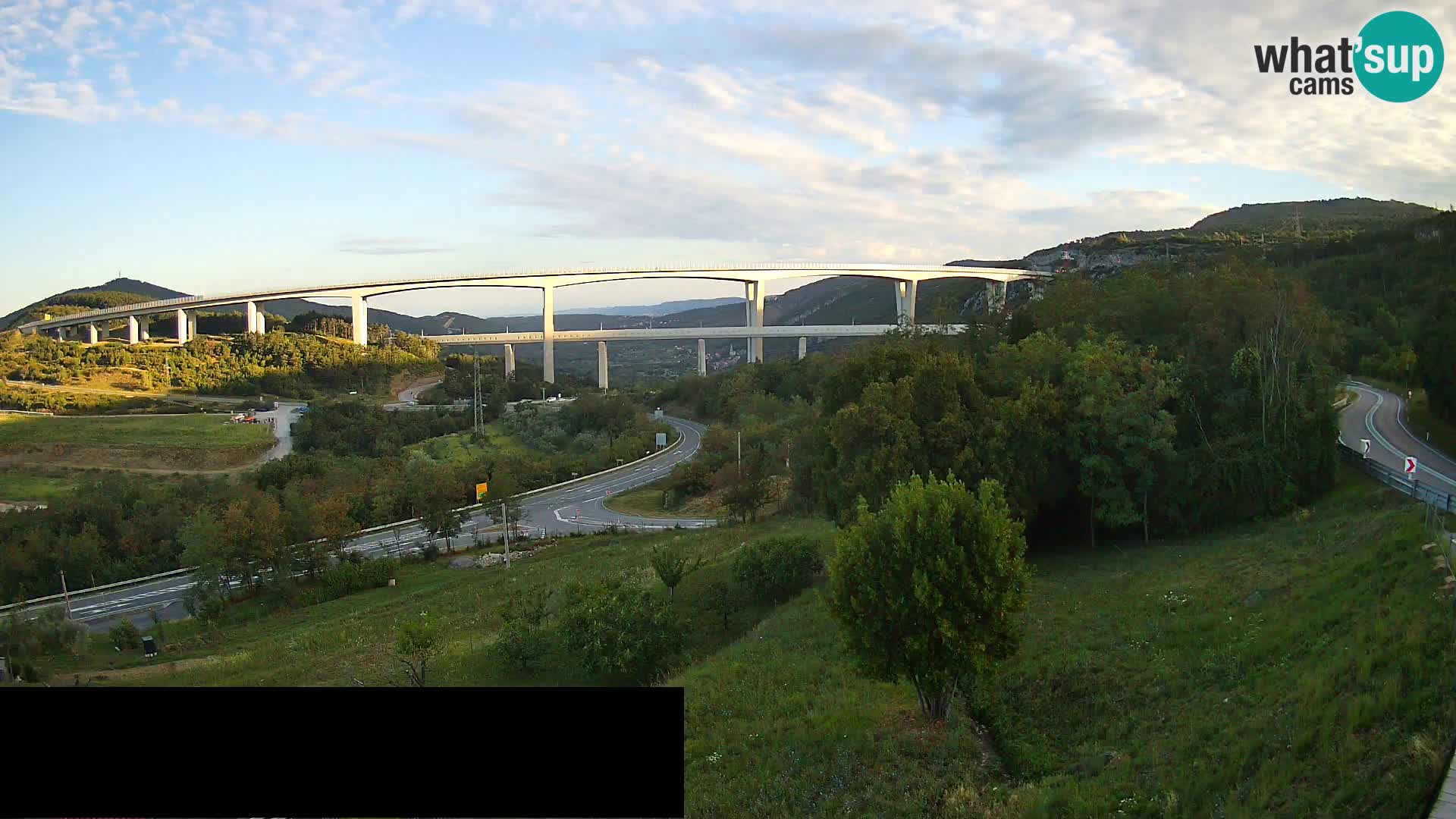 Kamera v živo Črni Kal Viadukt – pogled z Viki Burgerja