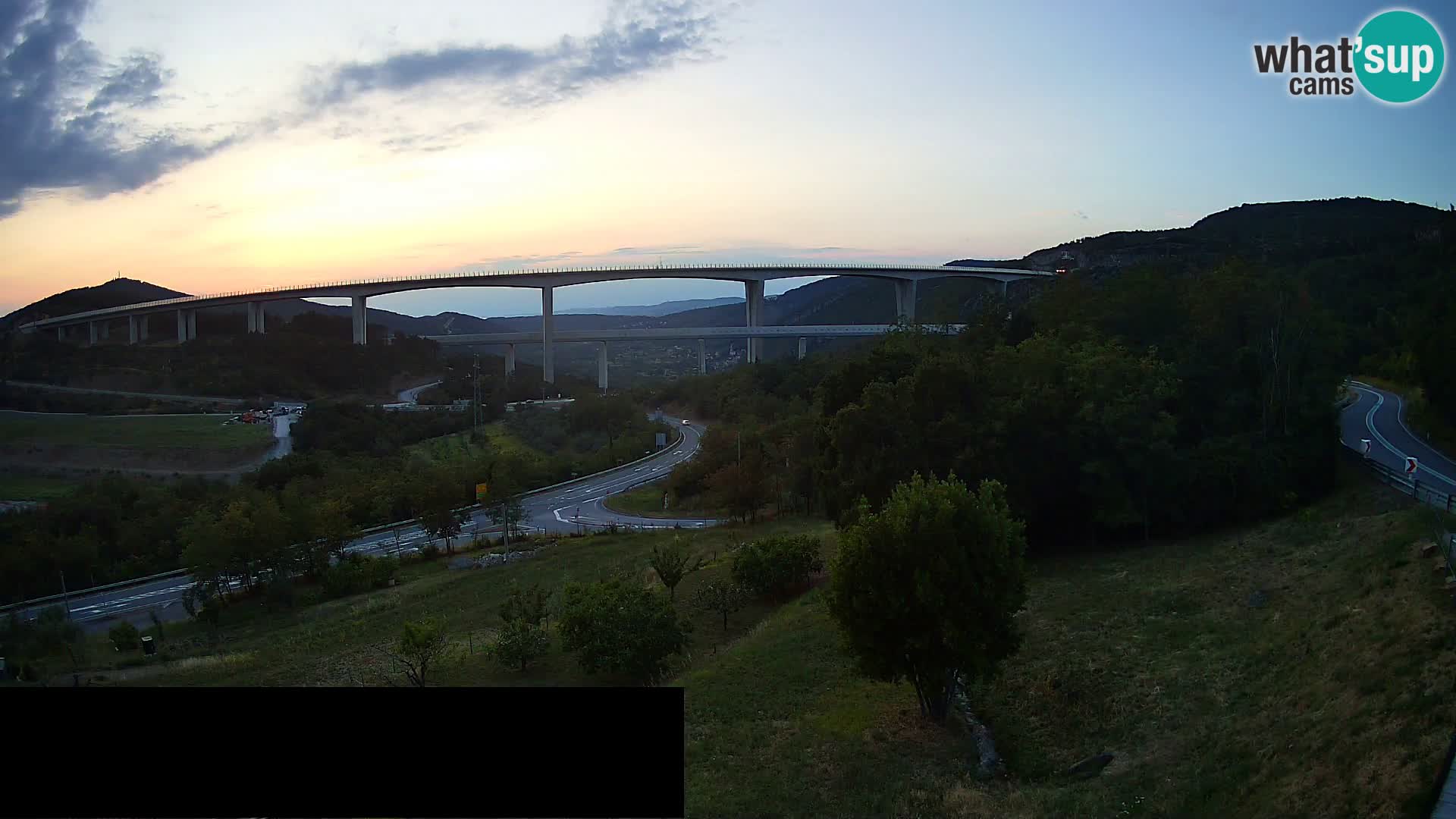 Kamera v živo Črni Kal Viadukt – pogled z Viki Burgerja