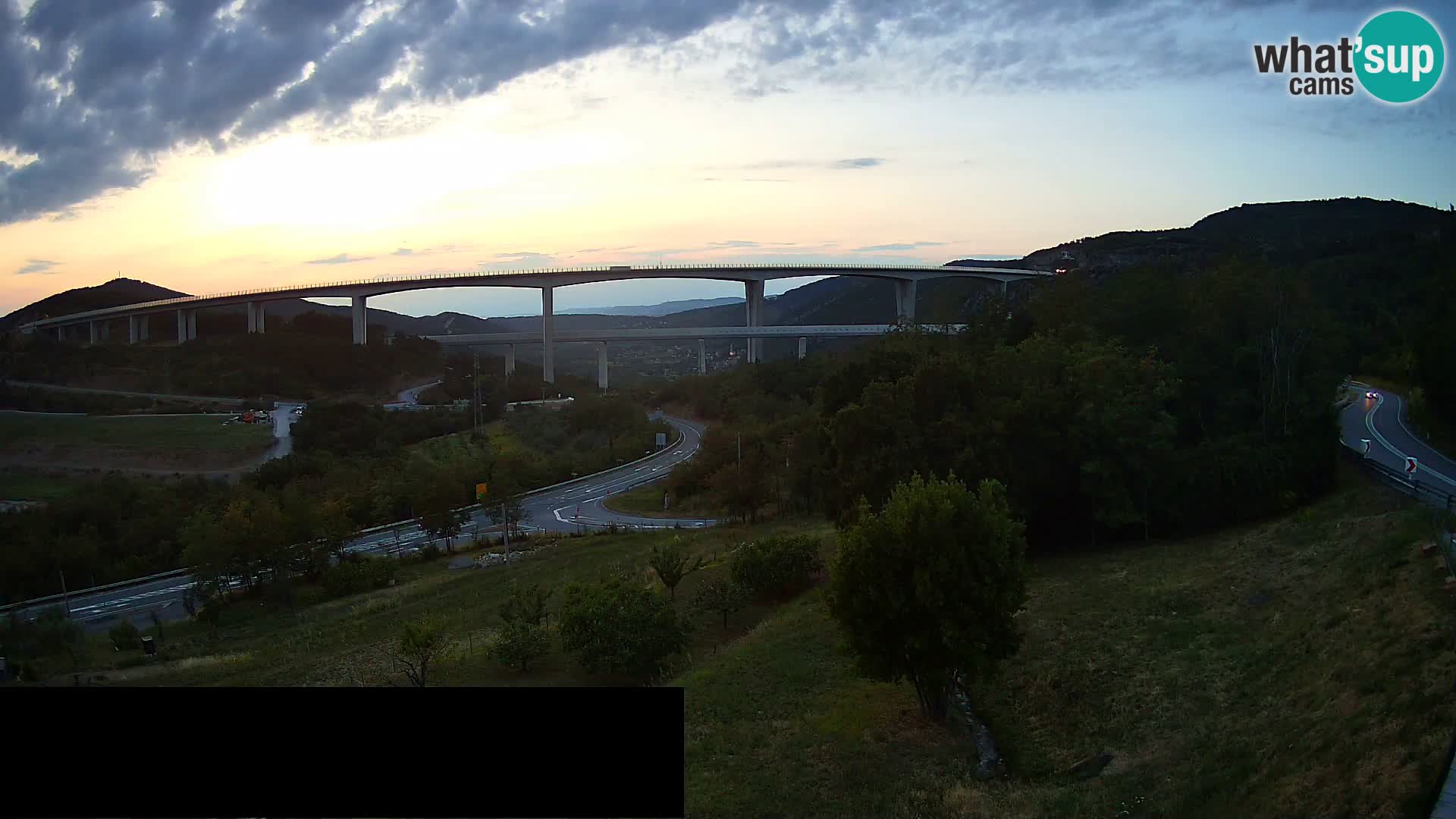 Camera en vivo Črni Kal Viaducto – Viki Burger