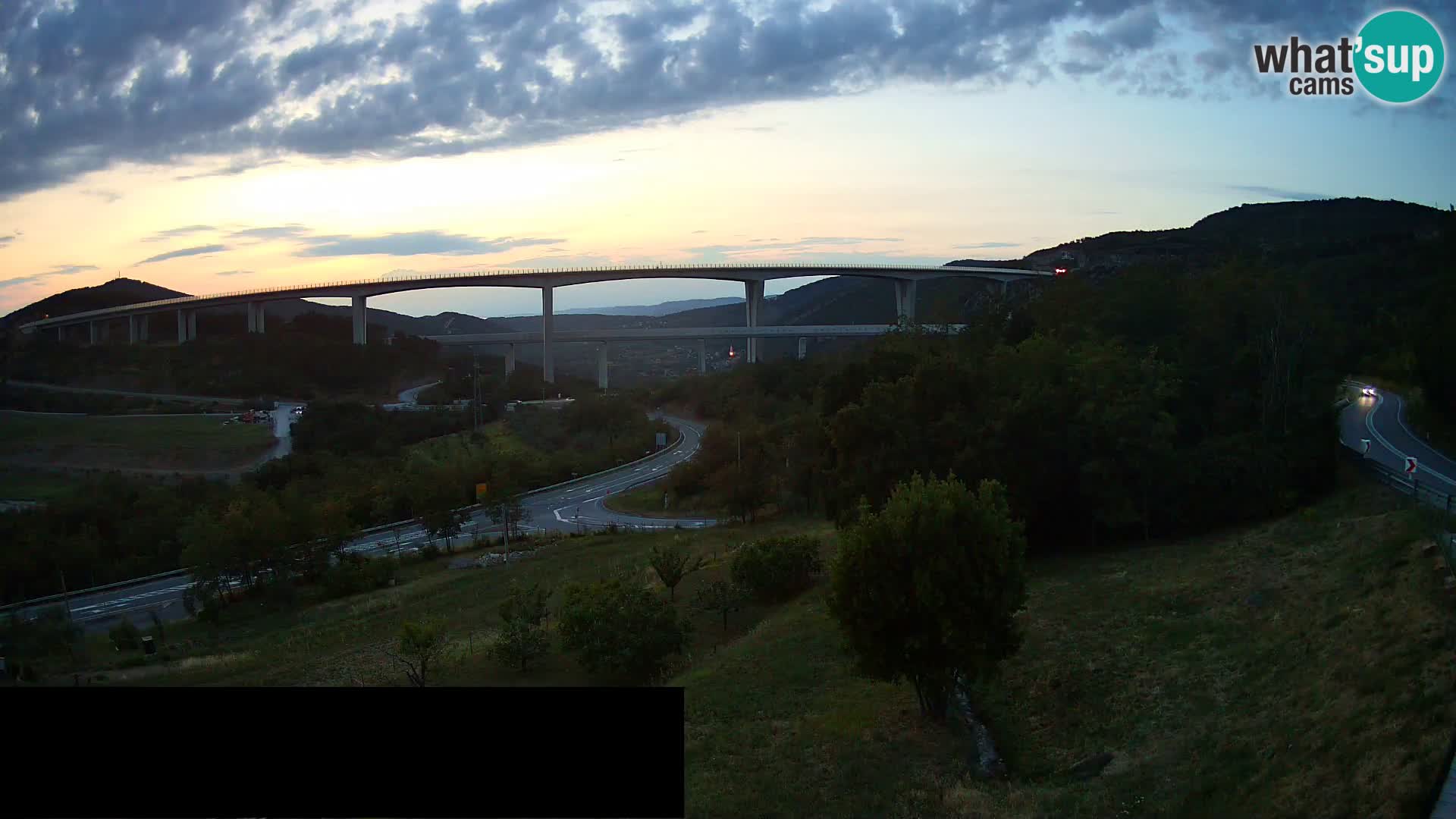 Webcam Črni Kal Viaduct – view from Viki Burger