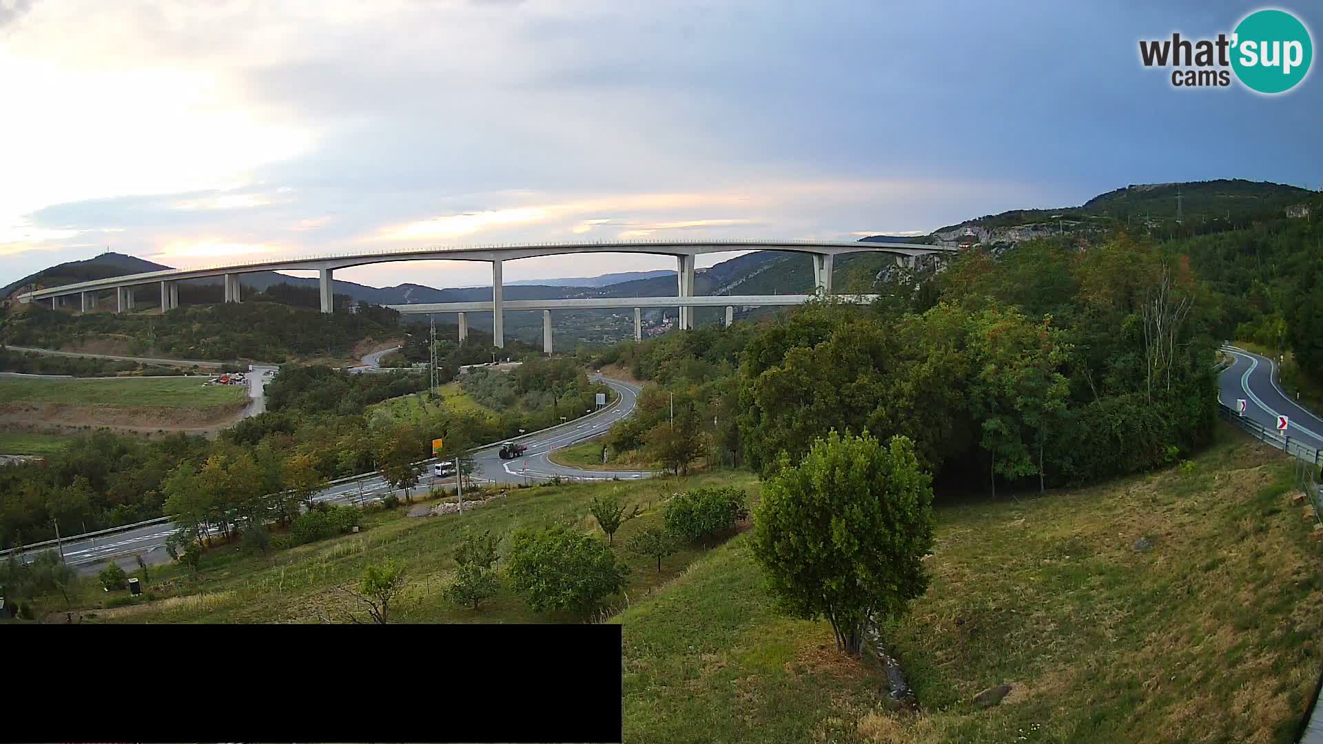 Webcam Črni Kal Viadukt – Viki Burger