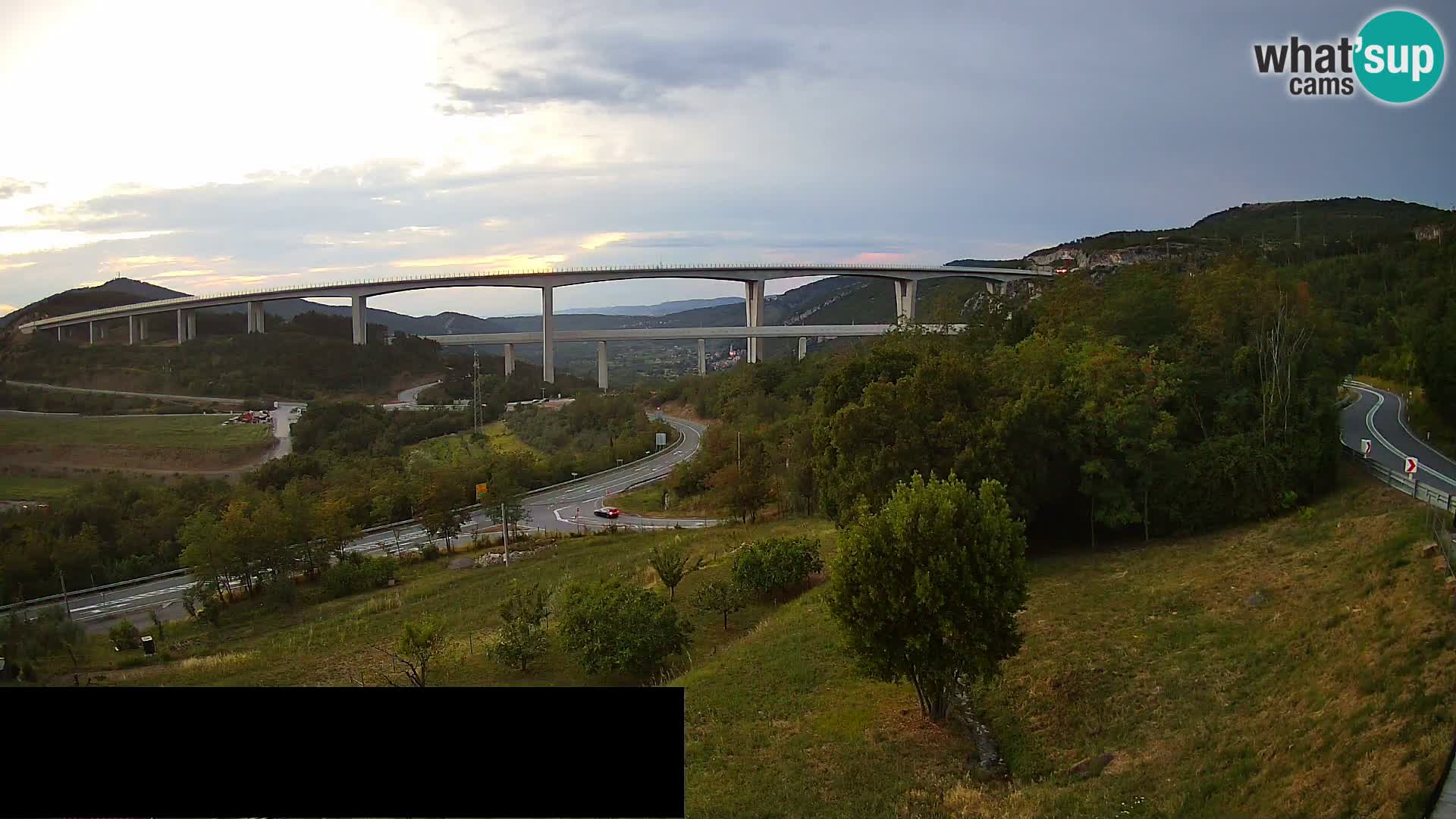 Camera en vivo Črni Kal Viaducto – Viki Burger