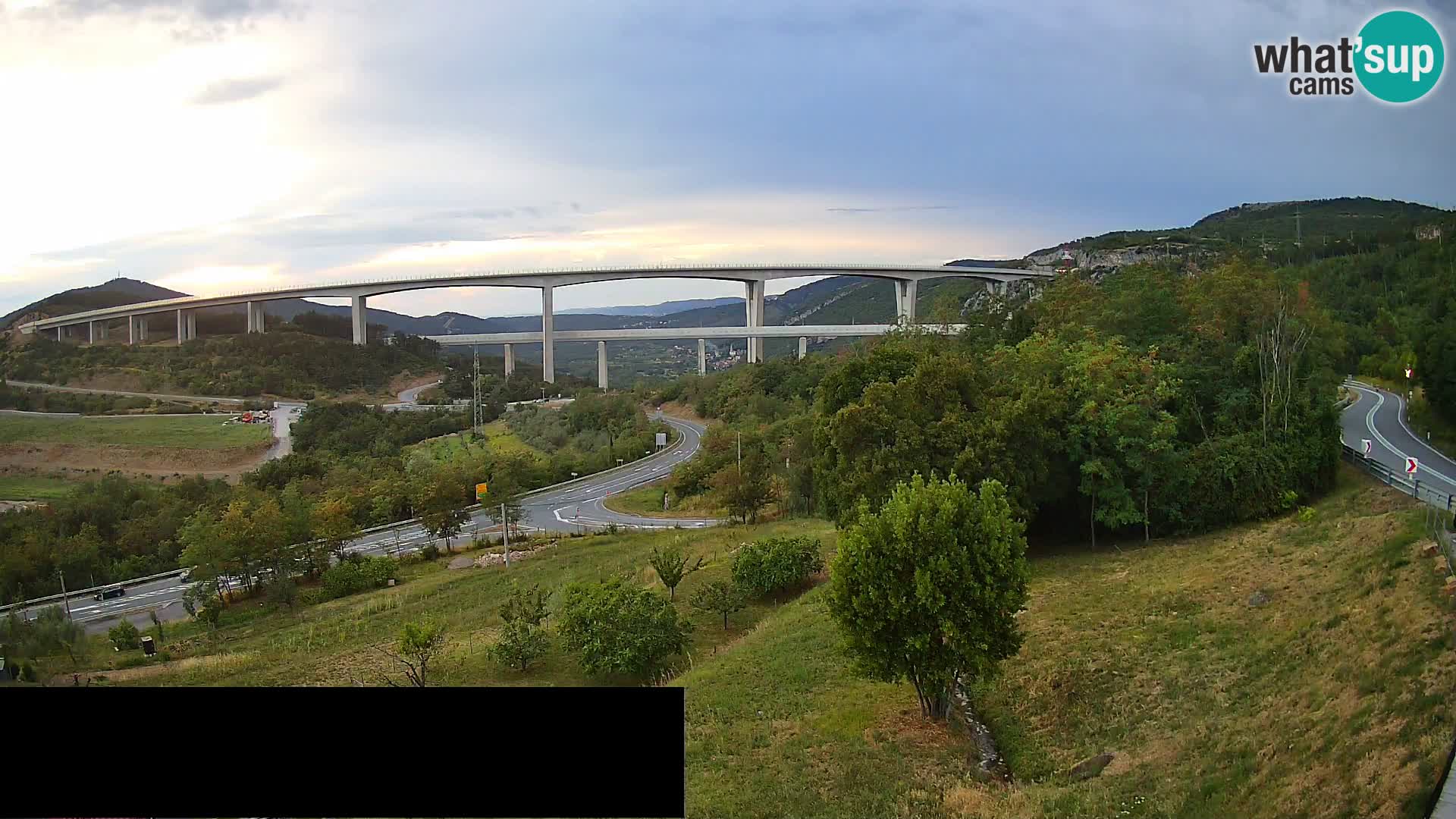 Live cam Črni Kal Viaduc – Viki Burger