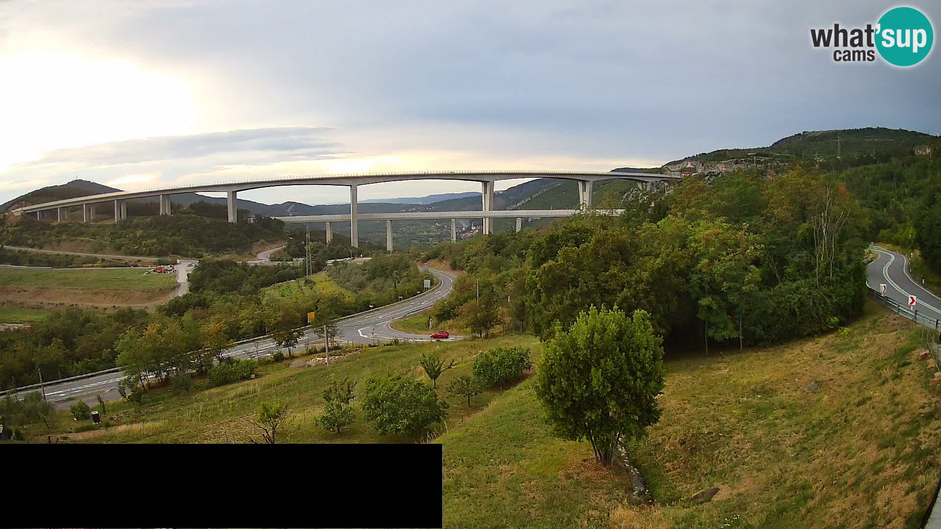 Web kamera Črni Kal Viadukt – pogled sa Viki Burgerja
