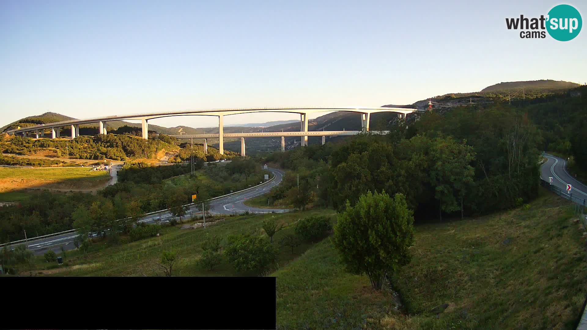 Live cam Črni Kal Viaduc – Viki Burger