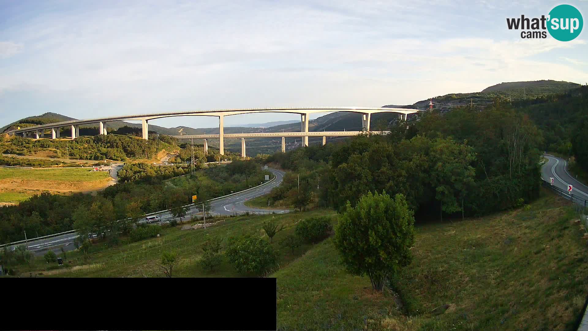Kamera v živo Črni Kal Viadukt – pogled z Viki Burgerja