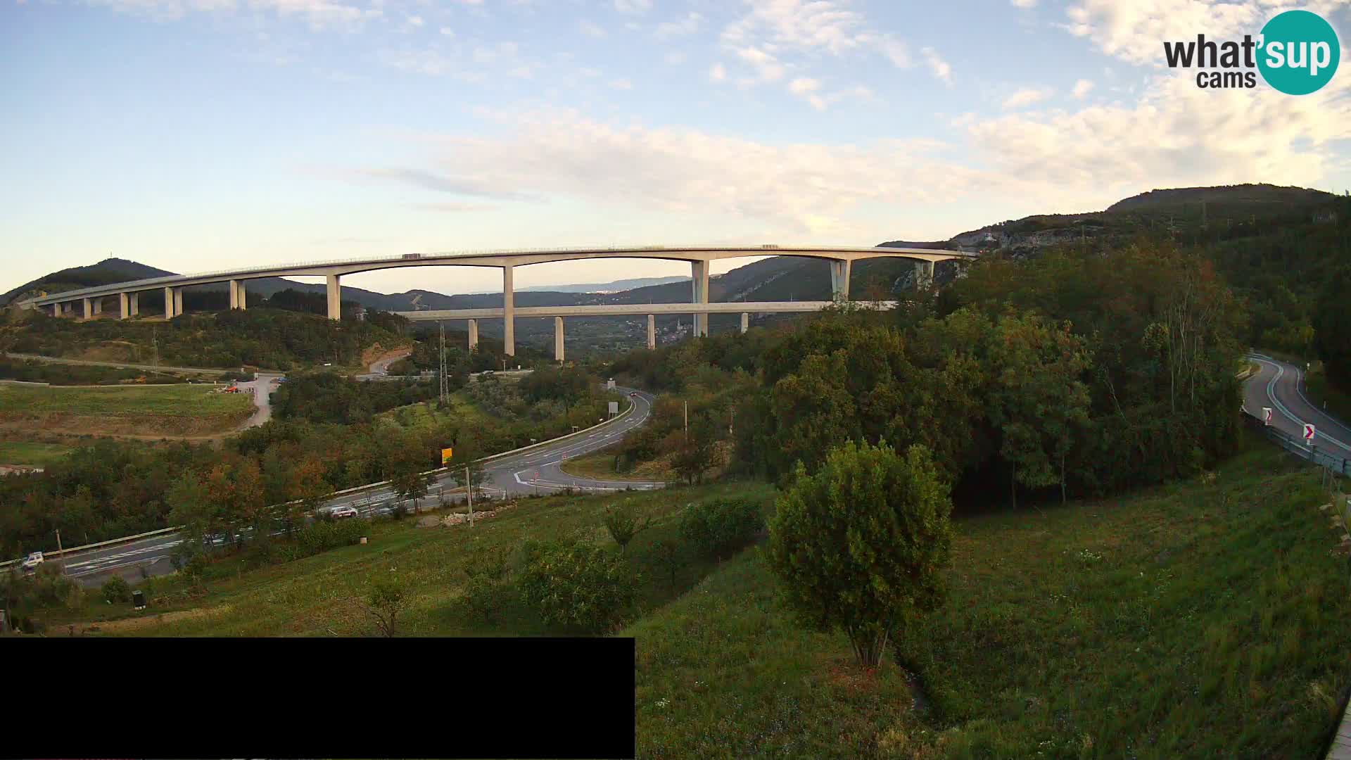 Webcam Črni Kal Viaduct – view from Viki Burger