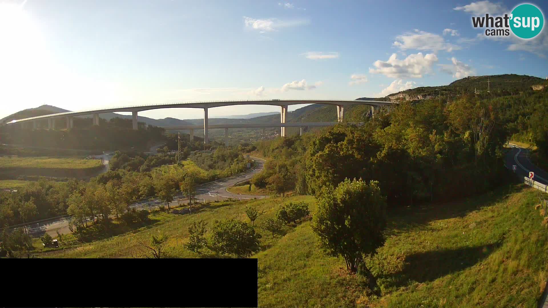 Live cam Črni Kal Viaduc – Viki Burger