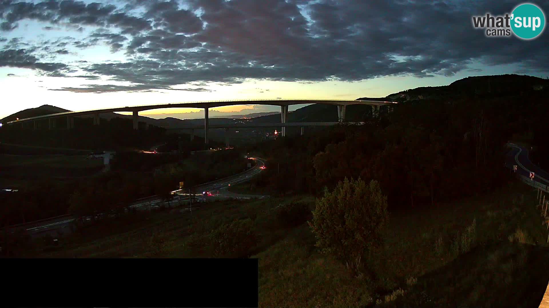 Live cam Črni Kal Viaduc – Viki Burger