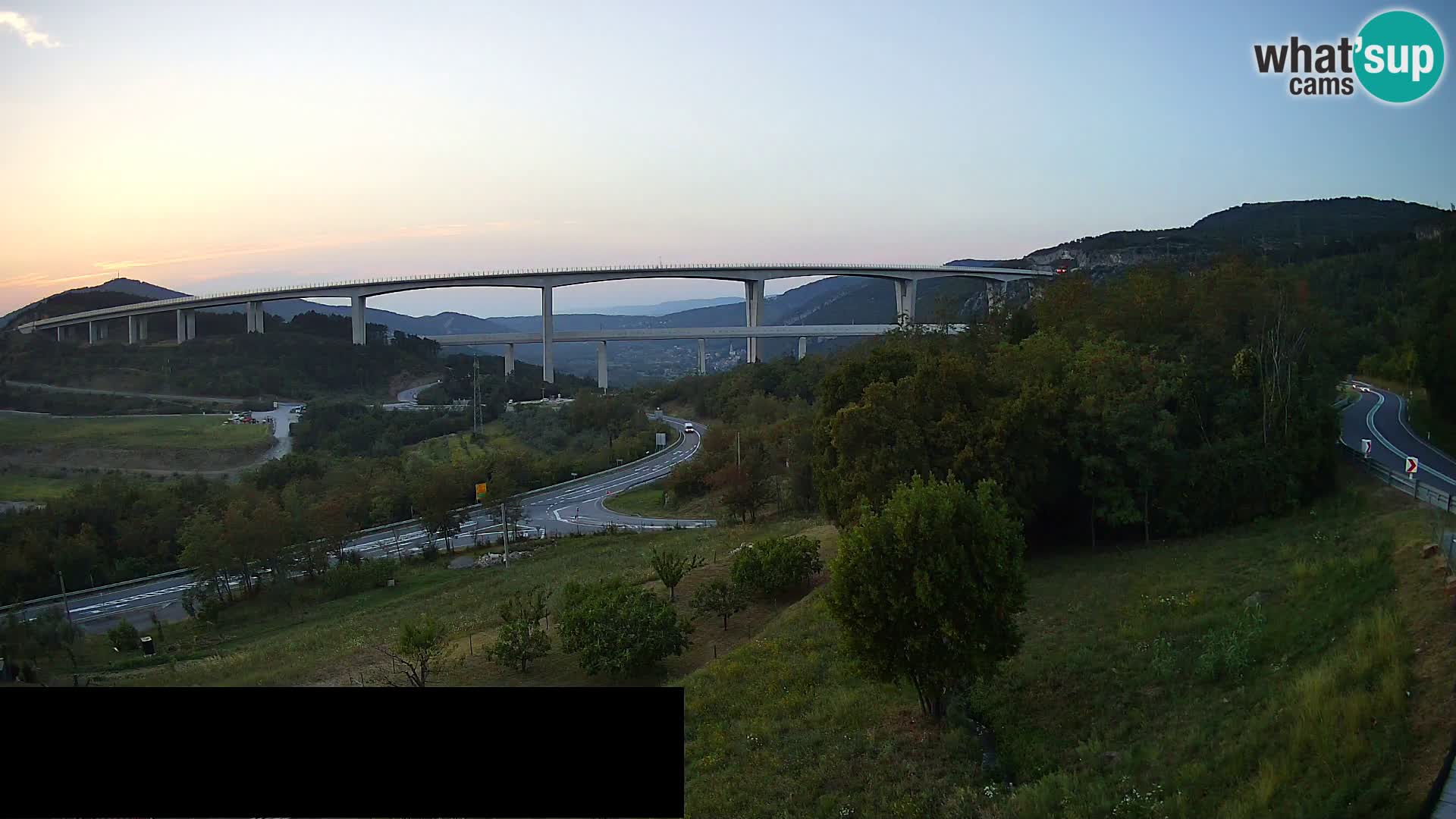 Camera en vivo Črni Kal Viaducto – Viki Burger