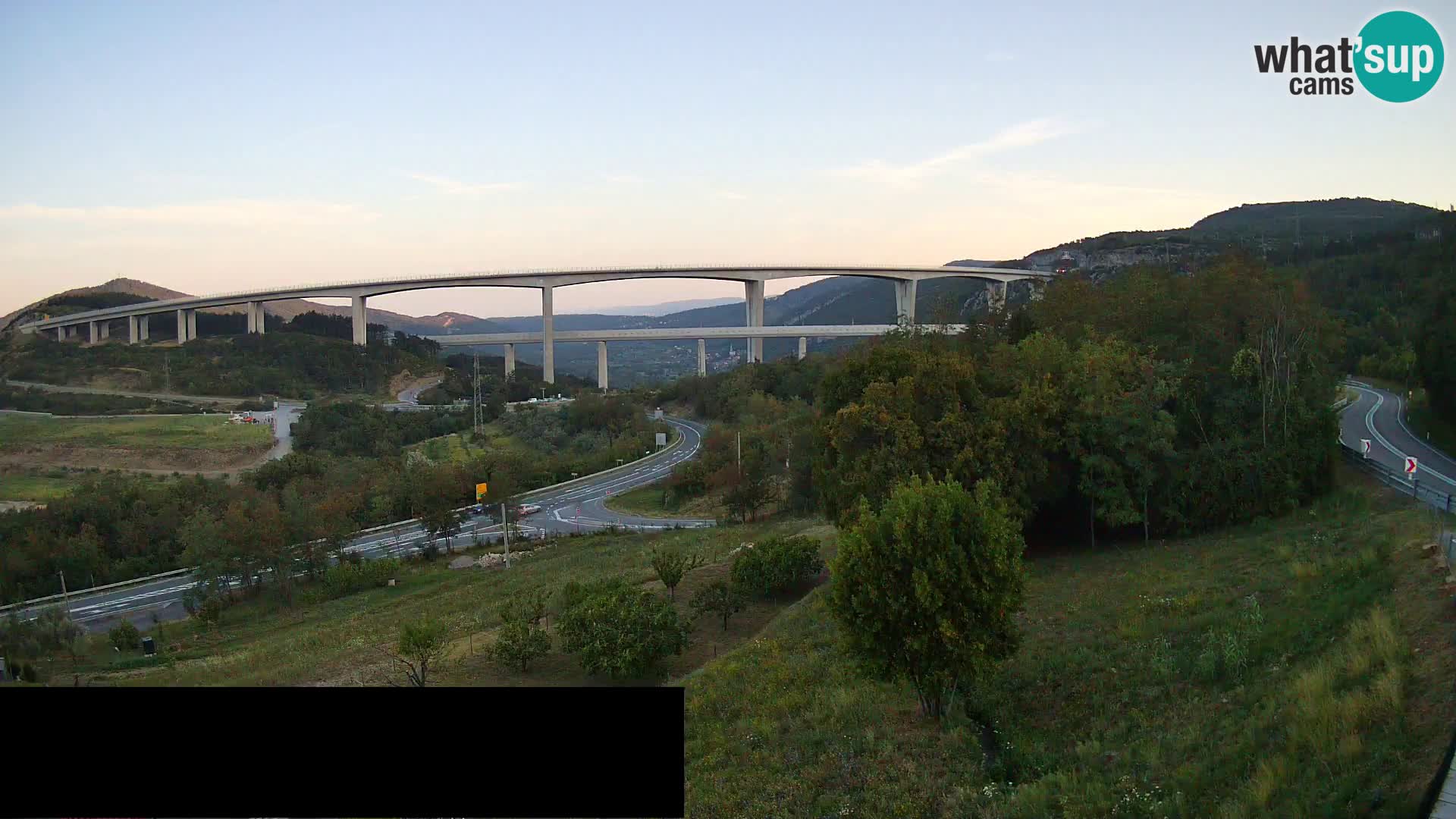 Camera en vivo Črni Kal Viaducto – Viki Burger
