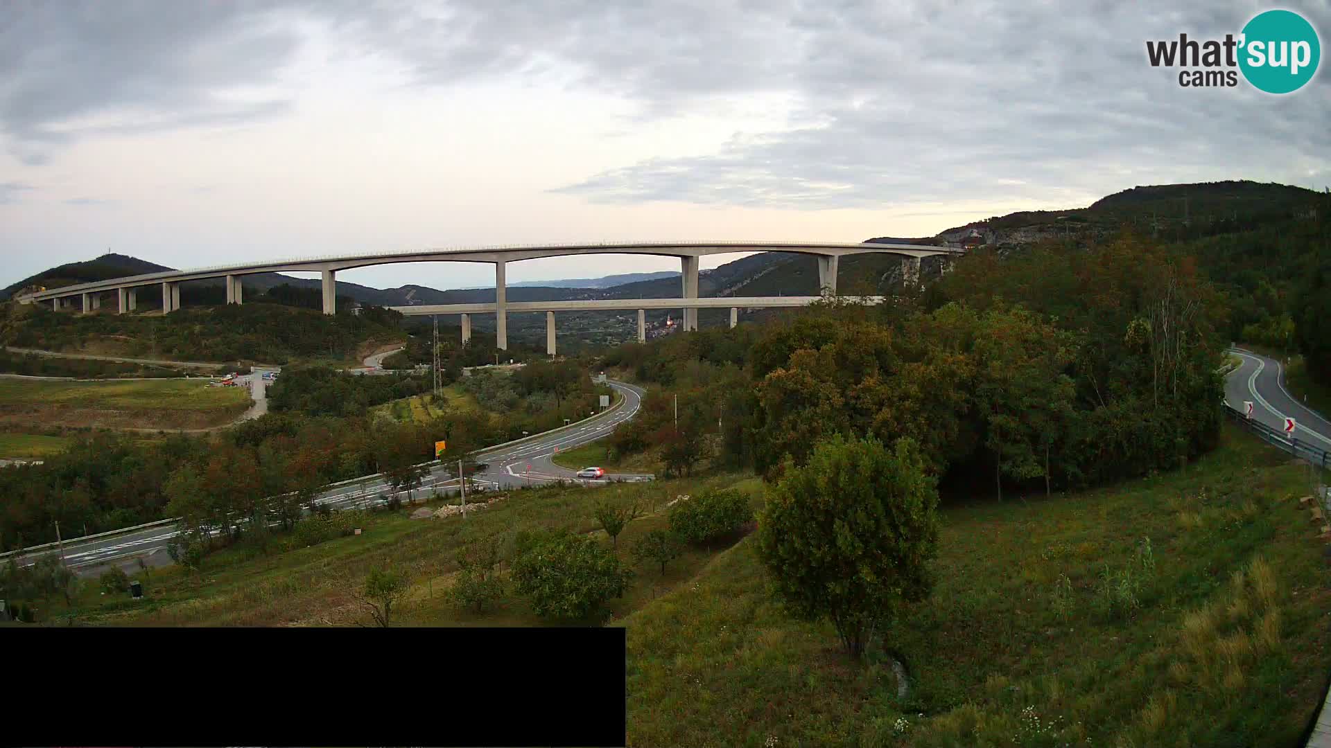 Webcam Črni Kal Viaduct – view from Viki Burger