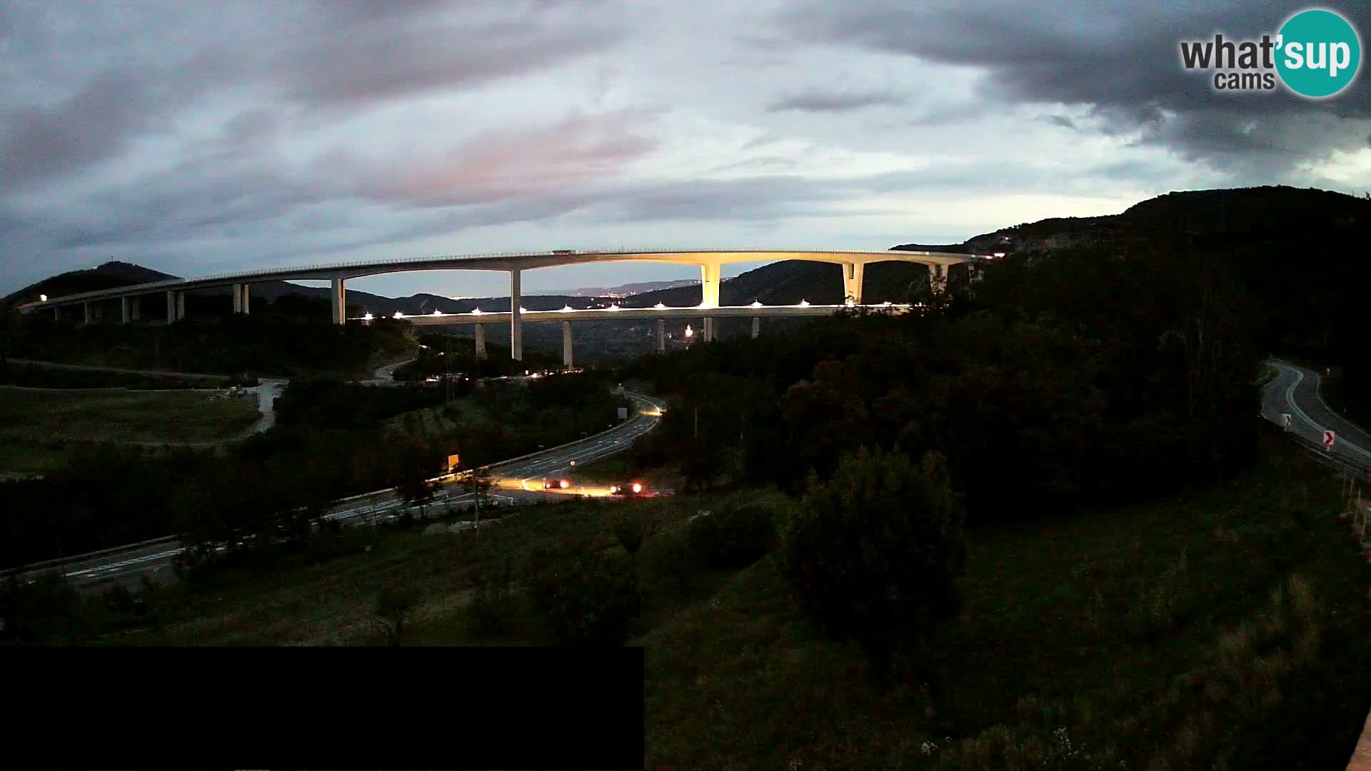 Live cam Črni Kal Viaduc – Viki Burger
