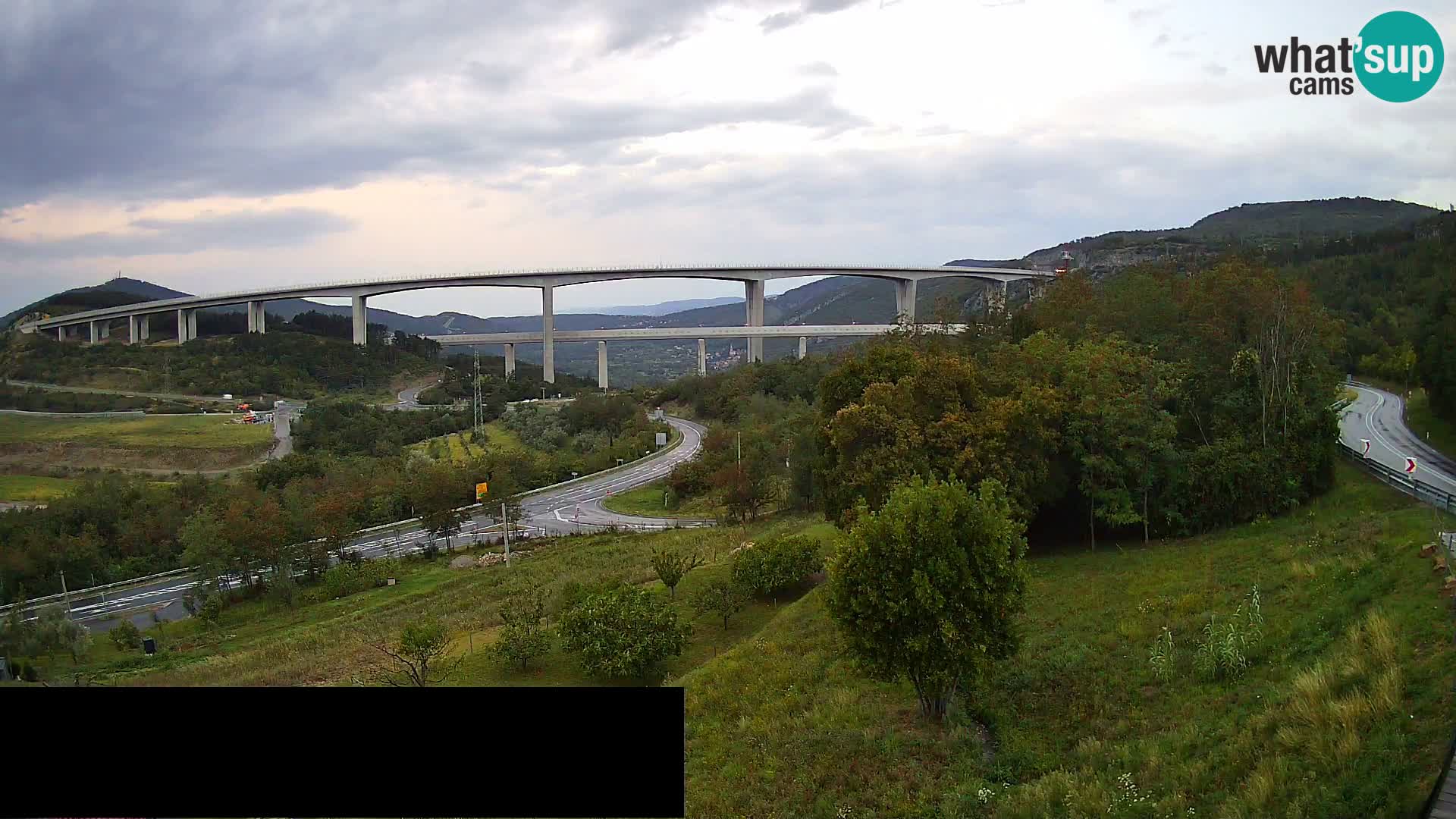 Live cam Črni Kal Viaduc – Viki Burger
