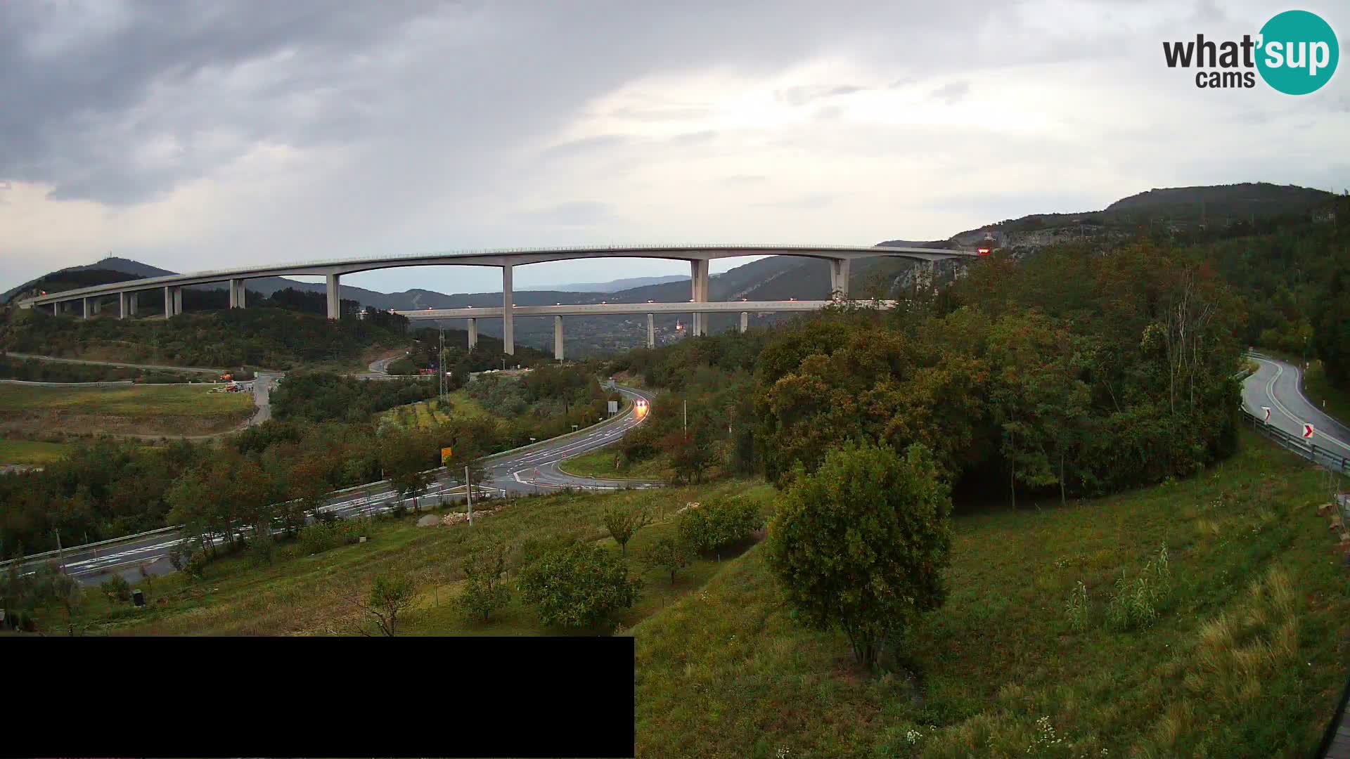 Live cam Črni Kal Viaduc – Viki Burger