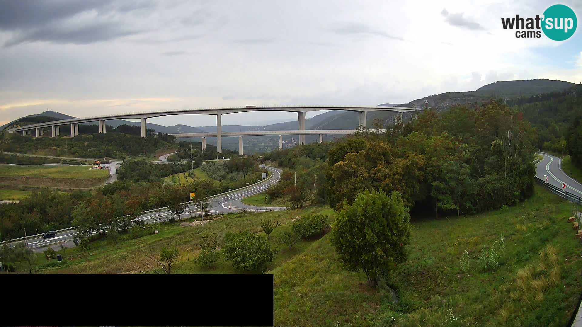Kamera v živo Črni Kal Viadukt – pogled z Viki Burgerja