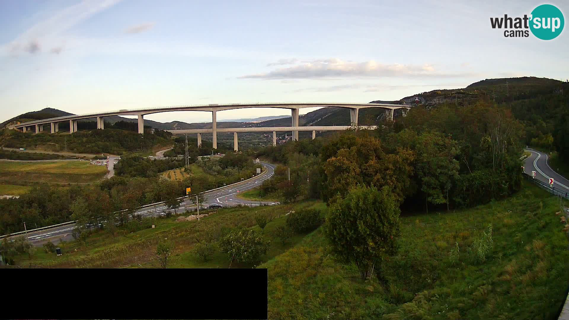 Webcam Črni Kal Viaduct – view from Viki Burger