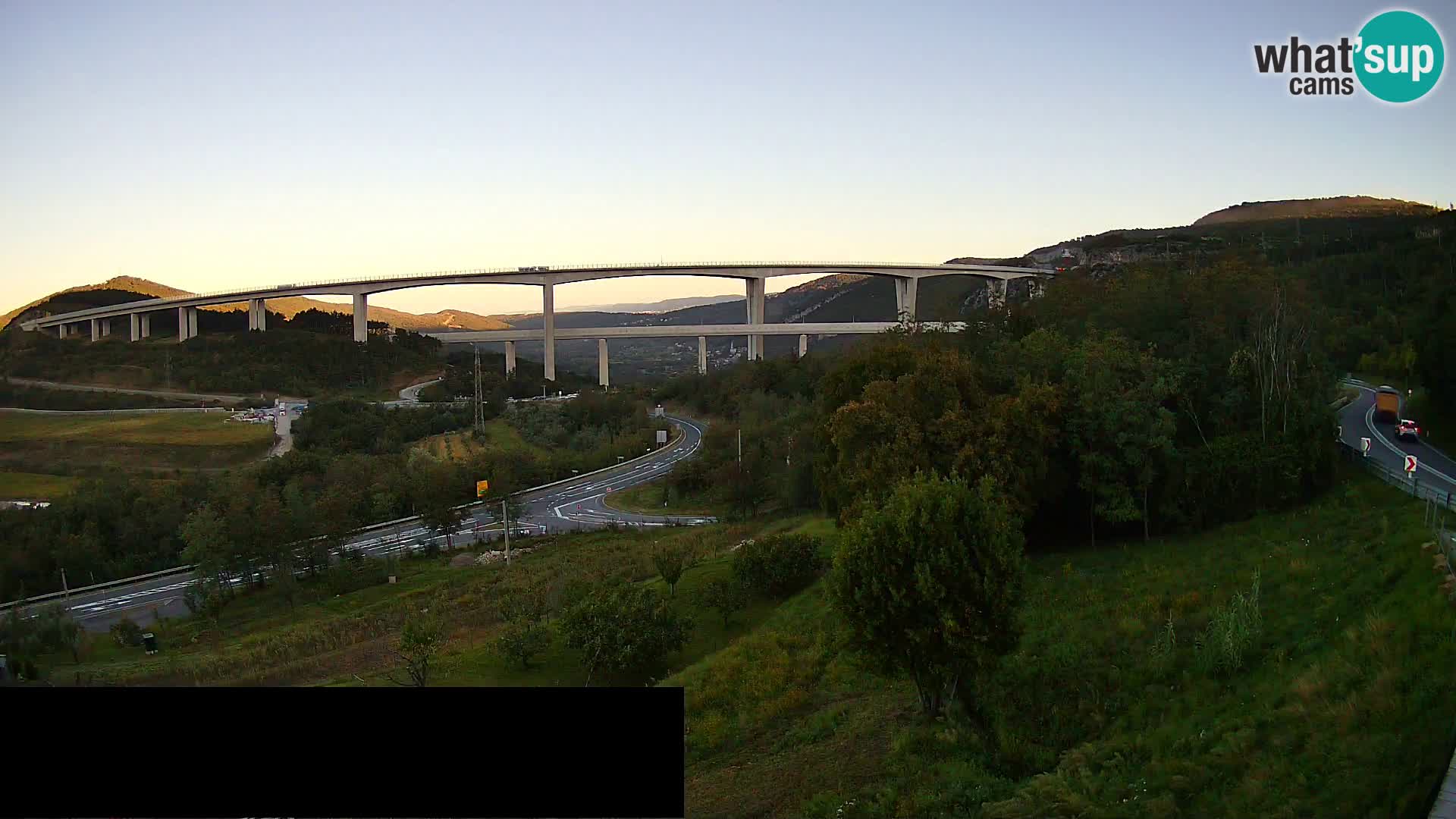 Webcam Črni Kal Viaduct – view from Viki Burger