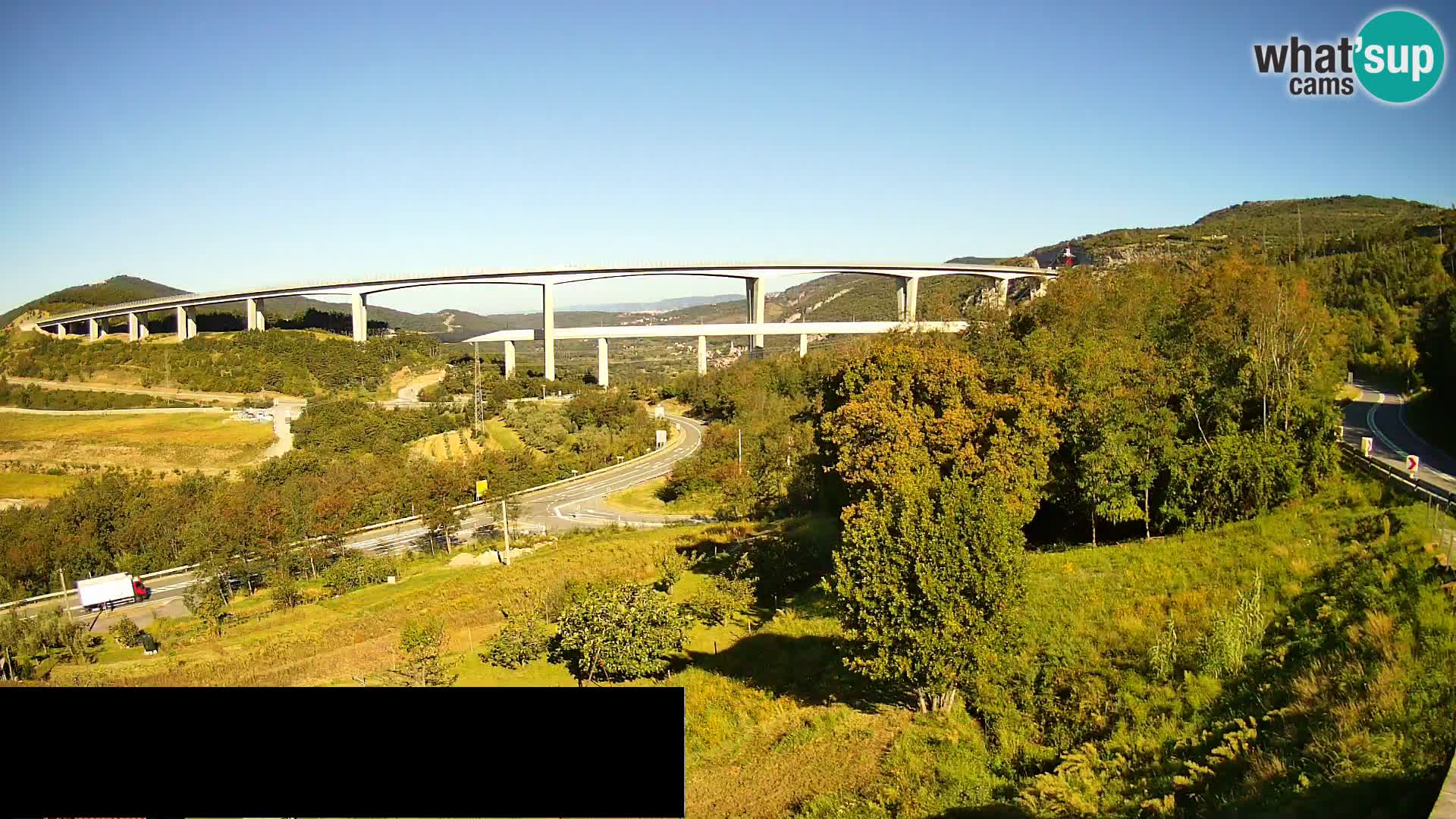 Kamera v živo Črni Kal Viadukt – pogled z Viki Burgerja