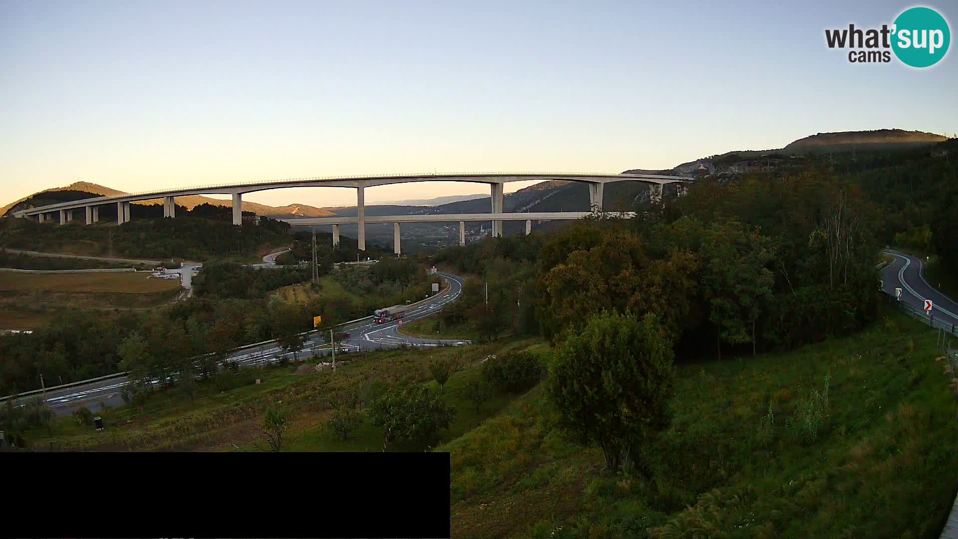 Camera en vivo Črni Kal Viaducto – Viki Burger