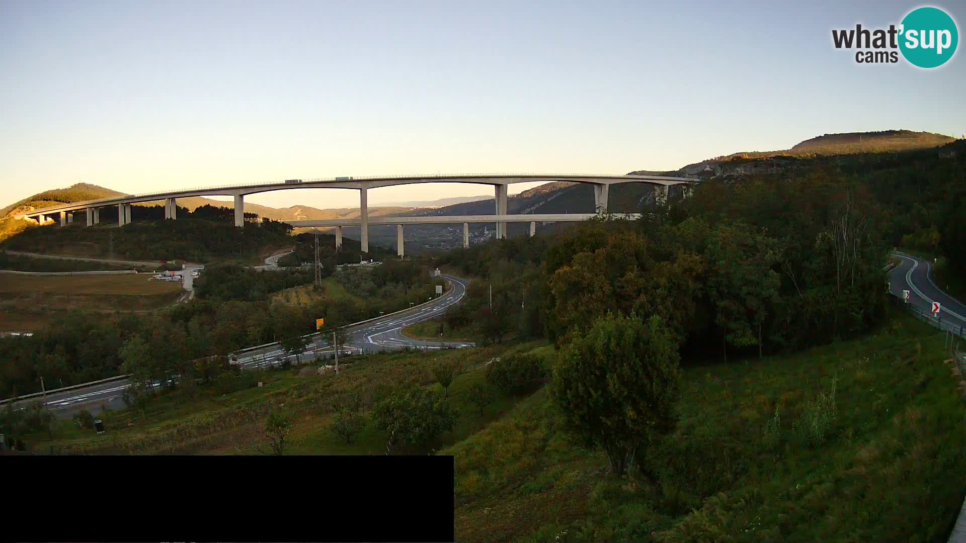 Webcam Črni Kal Viadukt – Viki Burger