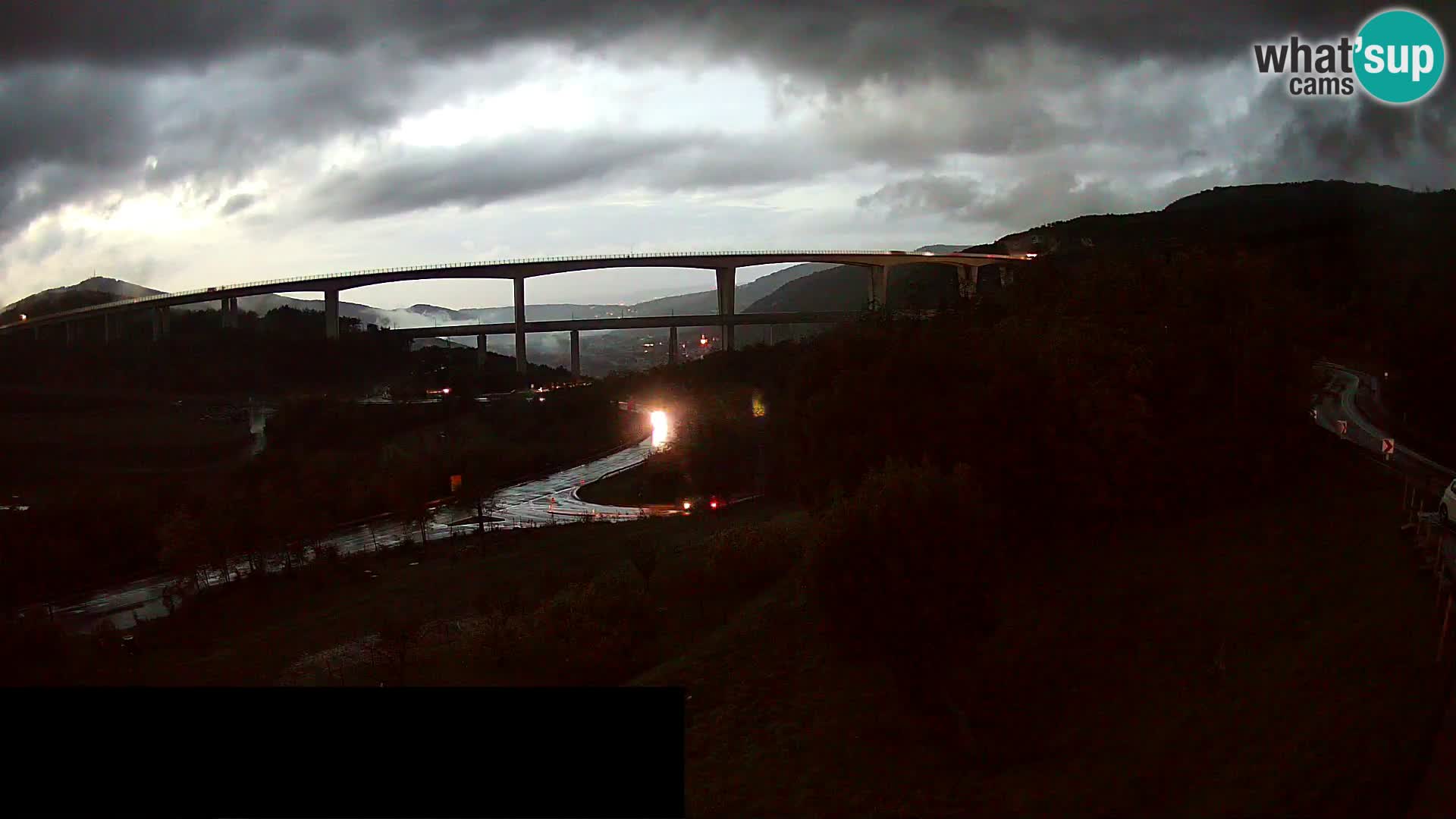 Live cam Črni Kal Viaduc – Viki Burger