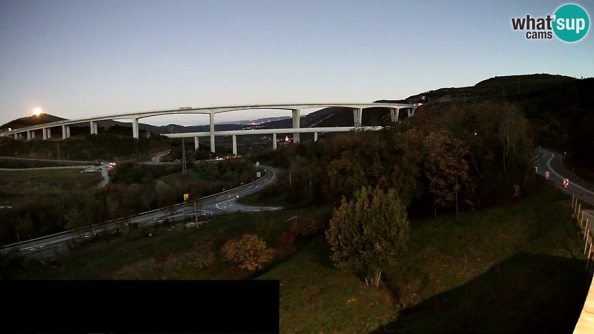 Webcam Črni Kal Viaduct – view from Viki Burger